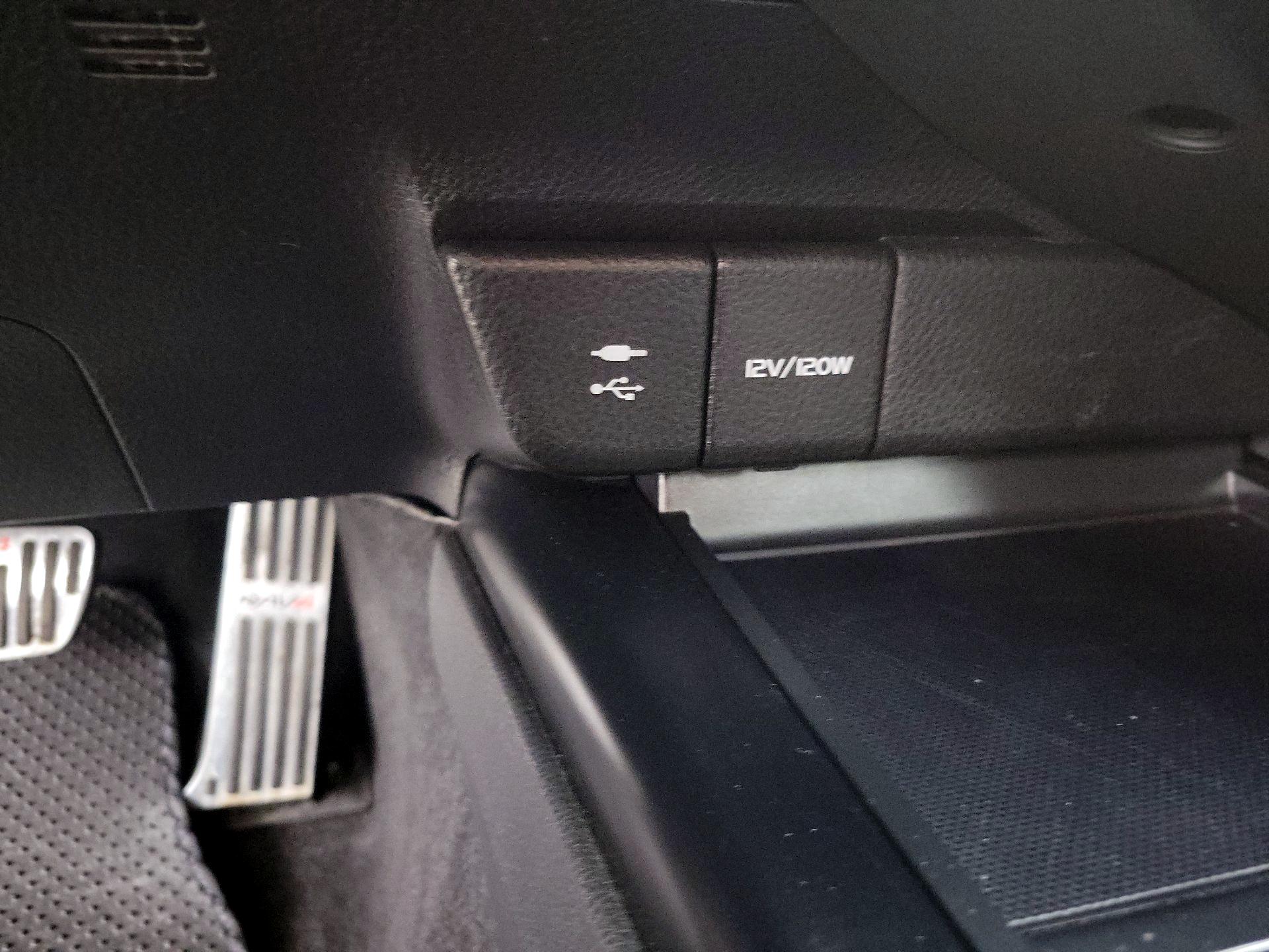 Thumbnail: 2018 Toyota Camry - 18