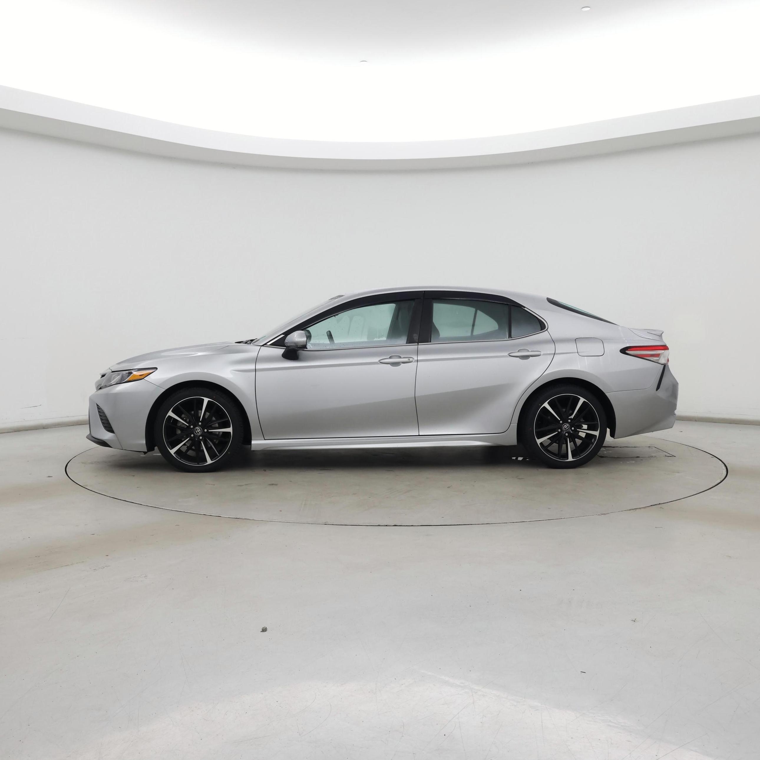Thumbnail: 2018 Toyota Camry - 3