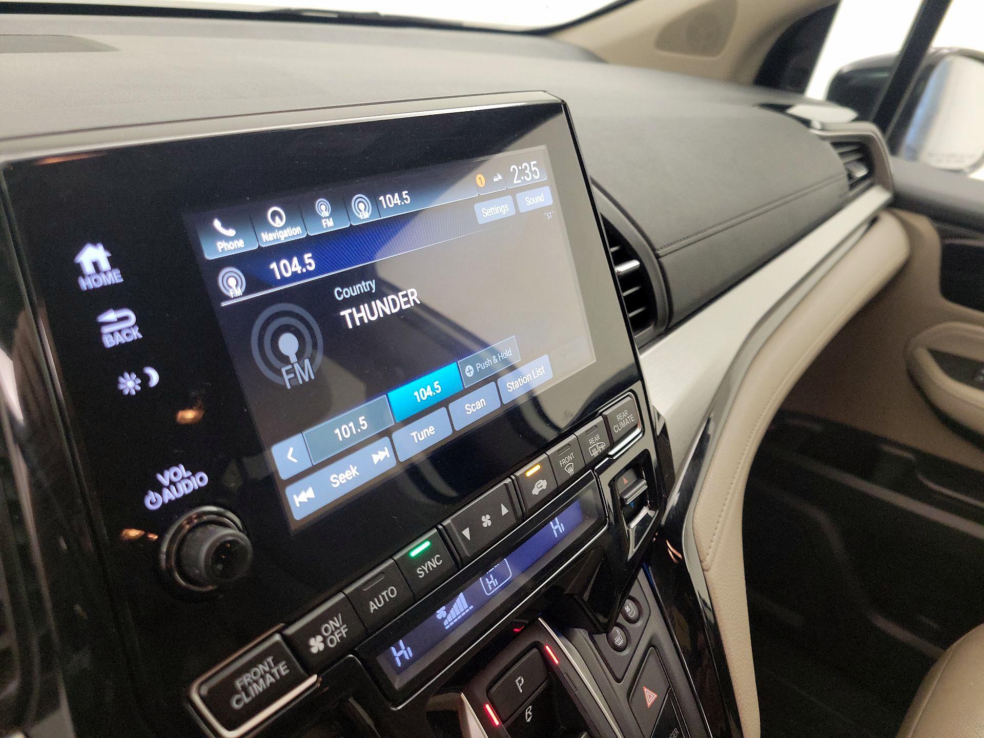 Thumbnail: 2019 Honda Odyssey - 16