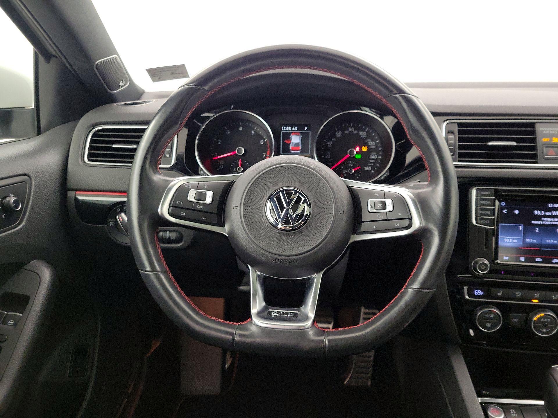 Thumbnail: 2017 Volkswagen Jetta - 10