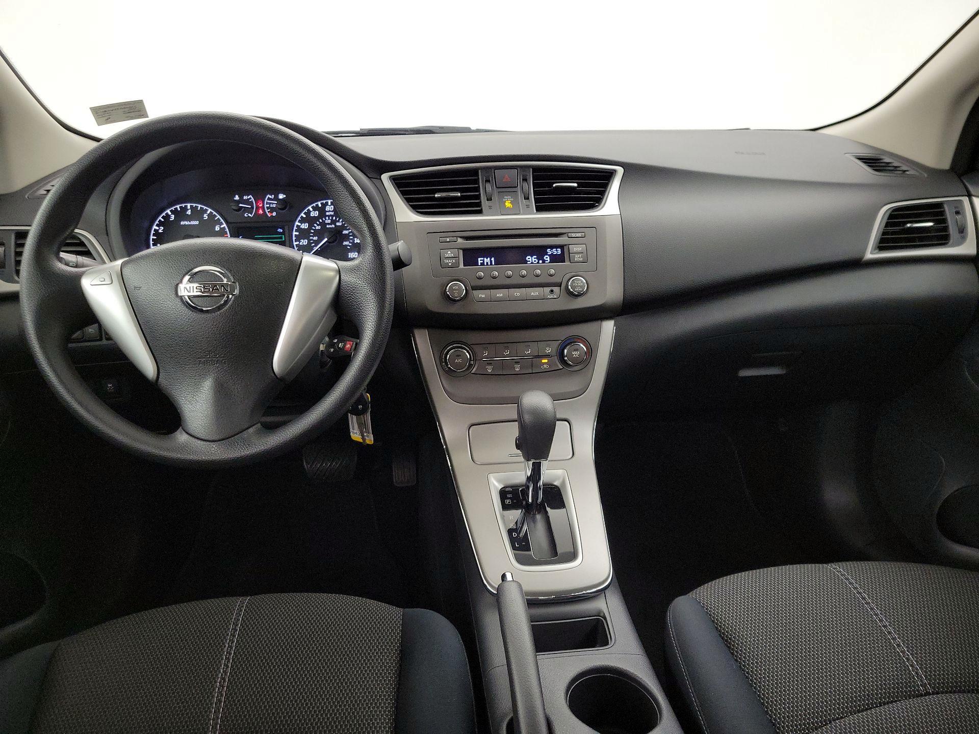 Thumbnail: 2014 Nissan Sentra - 9