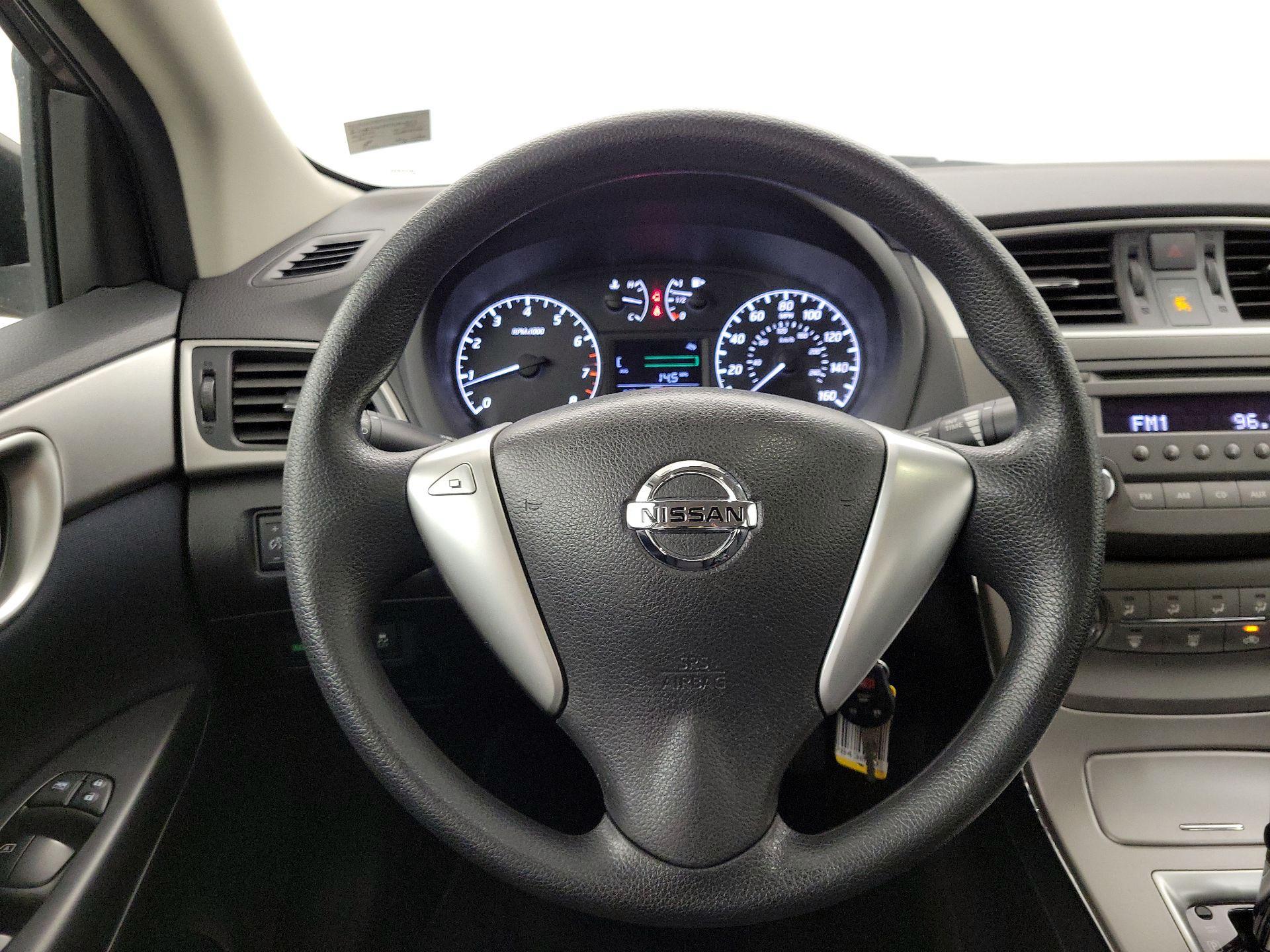 Thumbnail: 2014 Nissan Sentra - 10