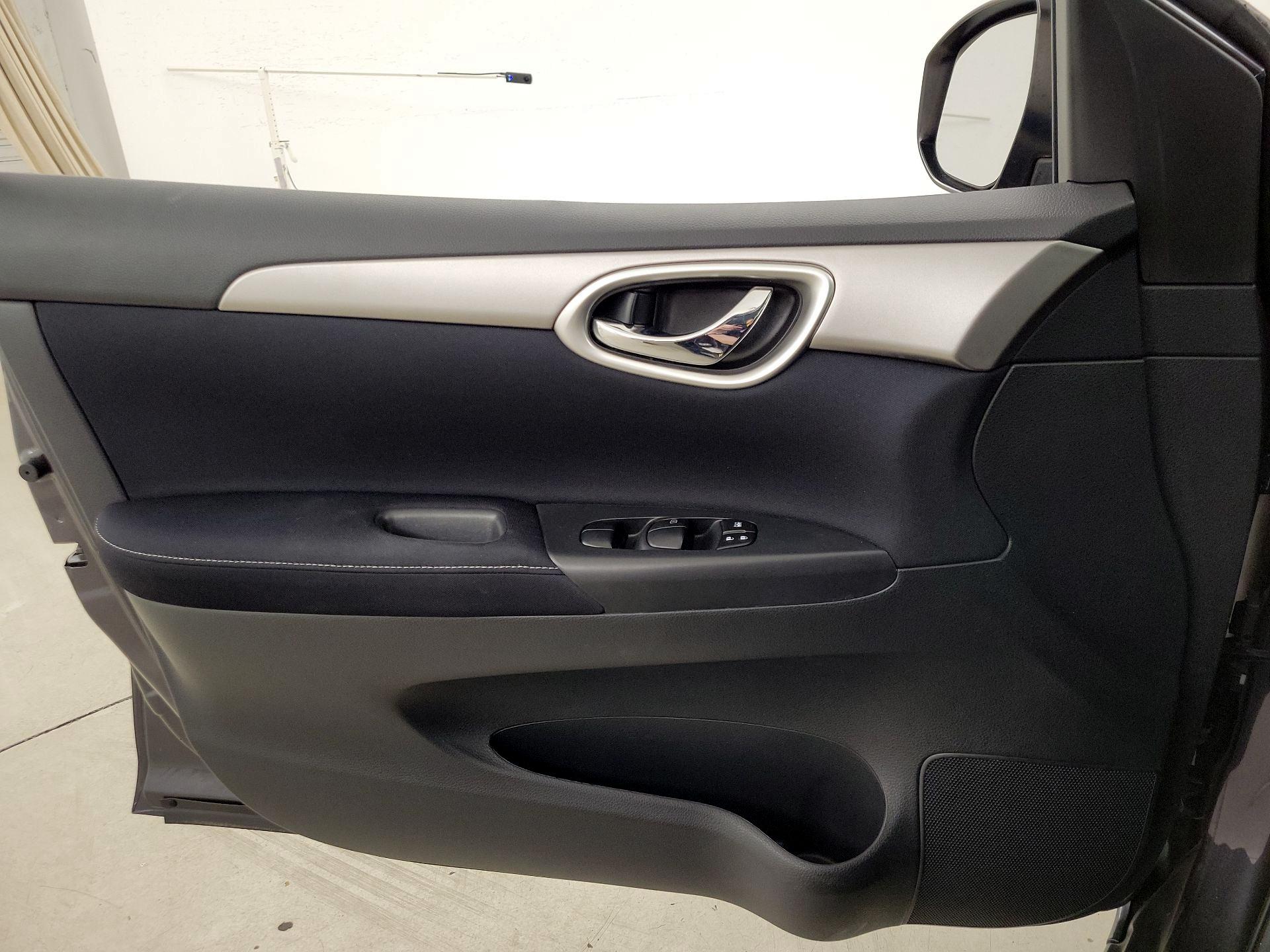 Thumbnail: 2014 Nissan Sentra - 12