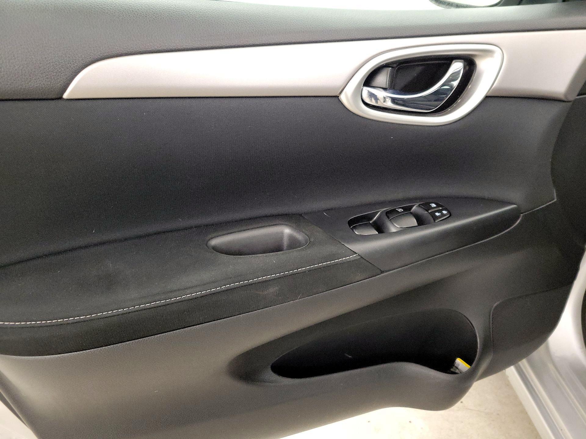 Thumbnail: 2015 Nissan Sentra - 12