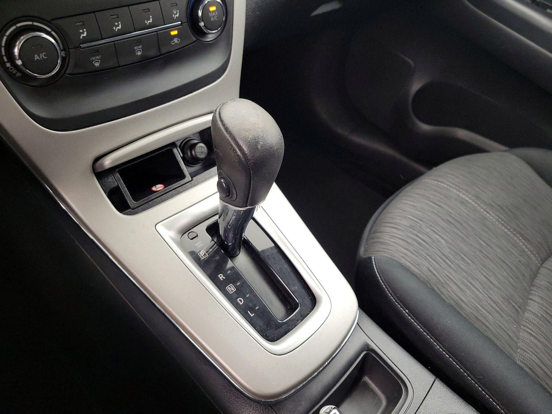 Thumbnail: 2015 Nissan Sentra - 17