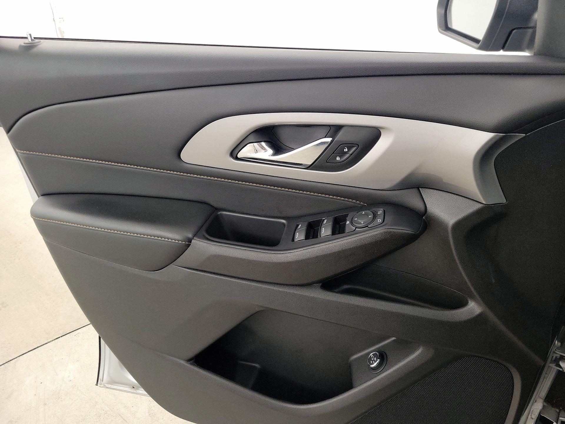 Thumbnail: 2021 Chevrolet Traverse - 12
