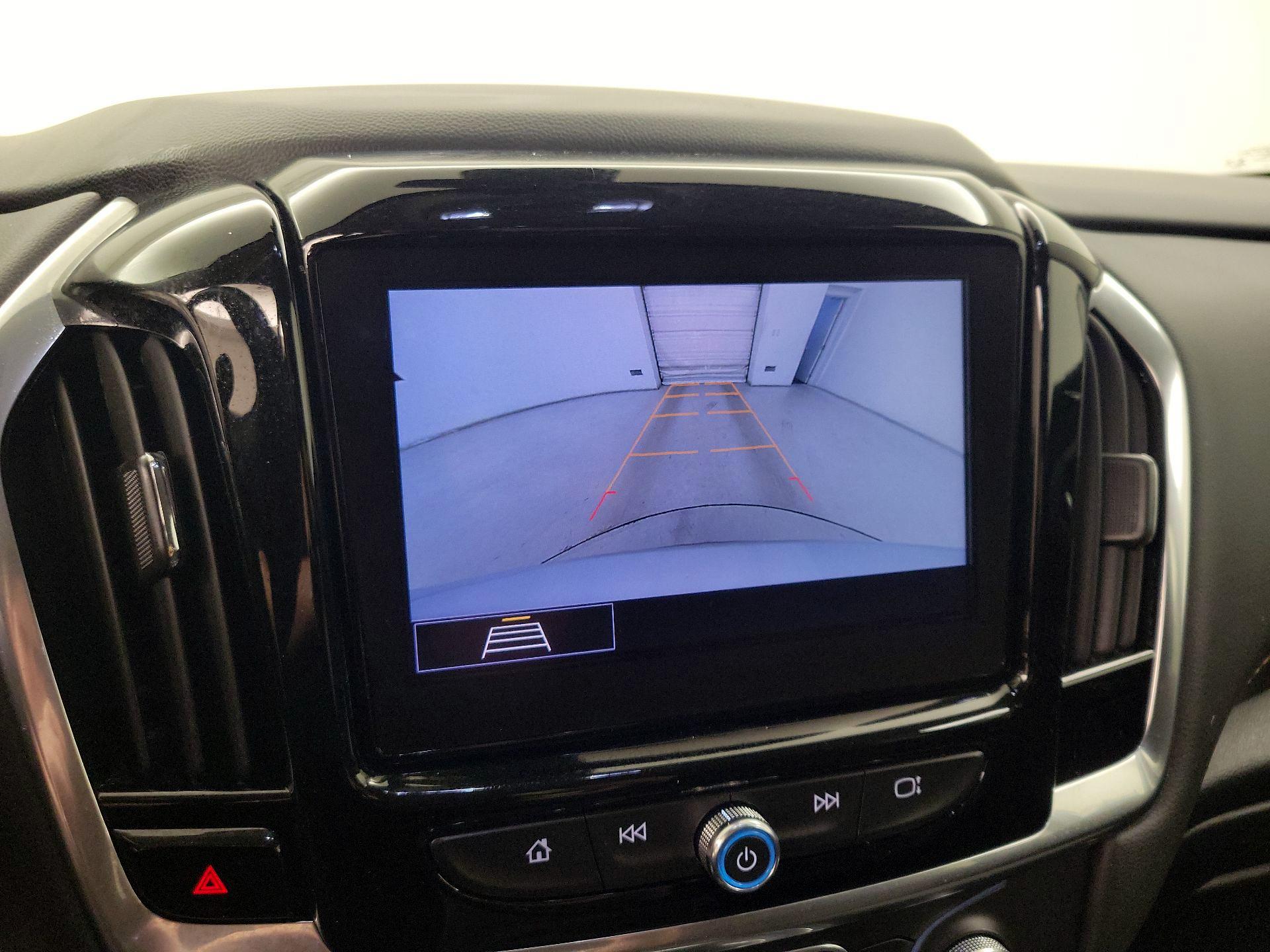 Thumbnail: 2021 Chevrolet Traverse - 14