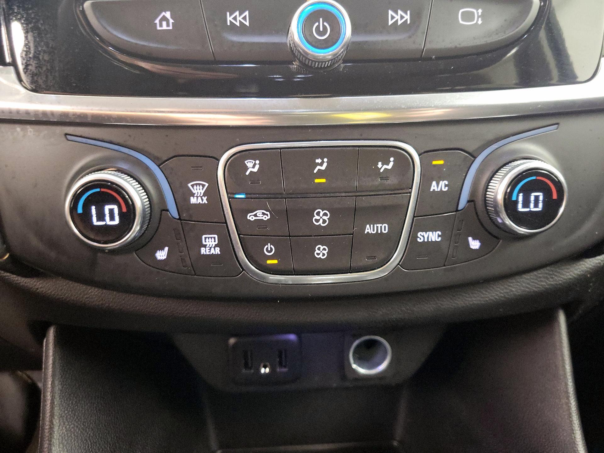 Thumbnail: 2021 Chevrolet Traverse - 16