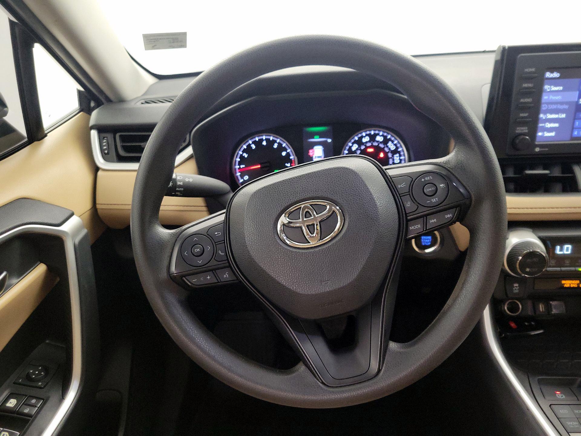 Thumbnail: 2022 Toyota RAV4 - 10