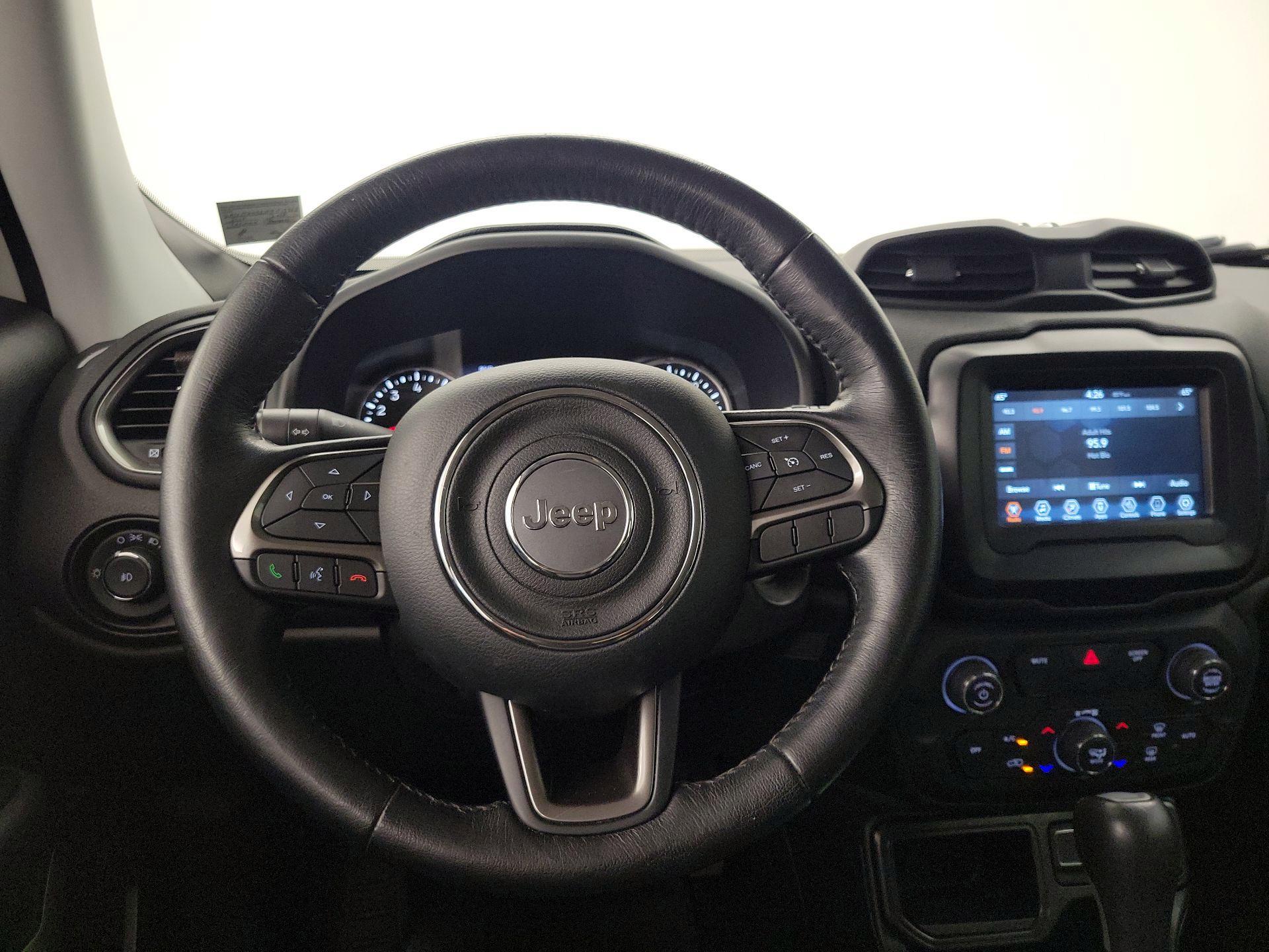 Thumbnail: 2018 Jeep Renegade - 10