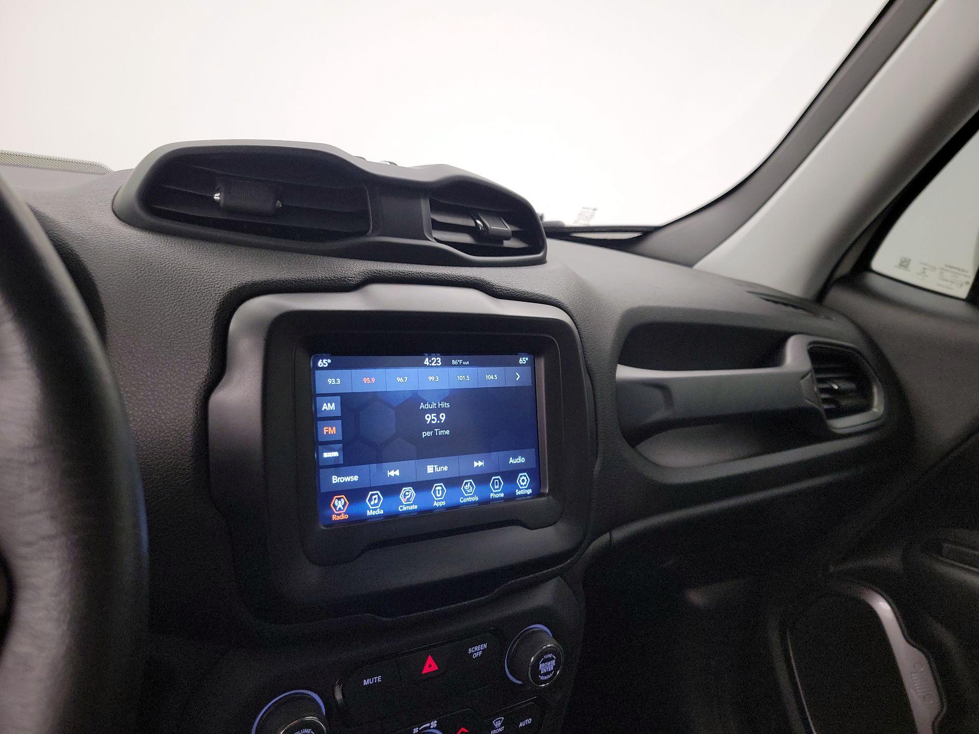 Thumbnail: 2018 Jeep Renegade - 15