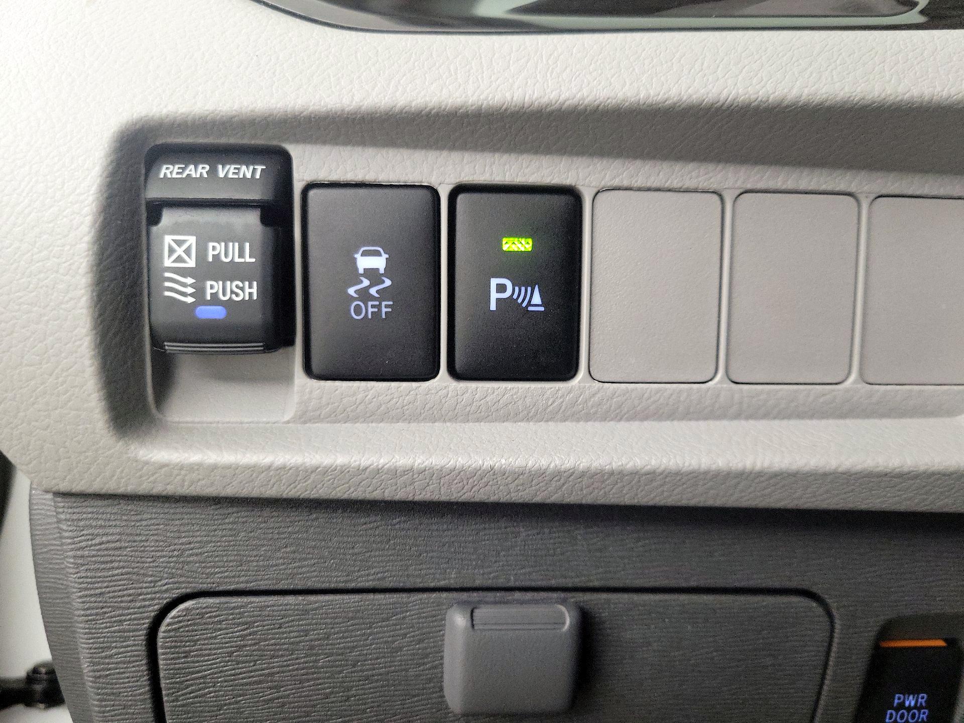 Thumbnail: 2020 Toyota Sienna - 13