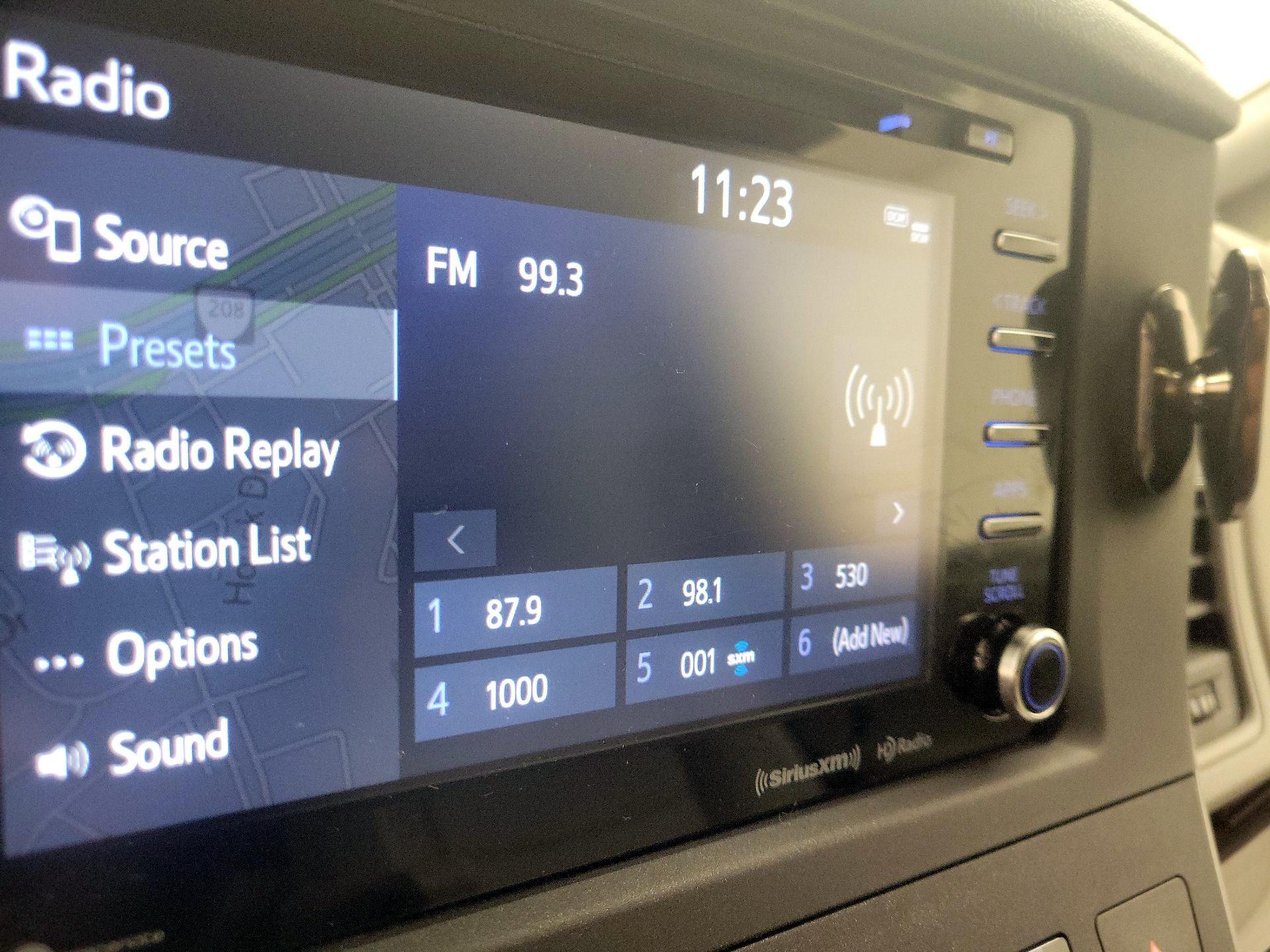 Thumbnail: 2020 Toyota Sienna - 16