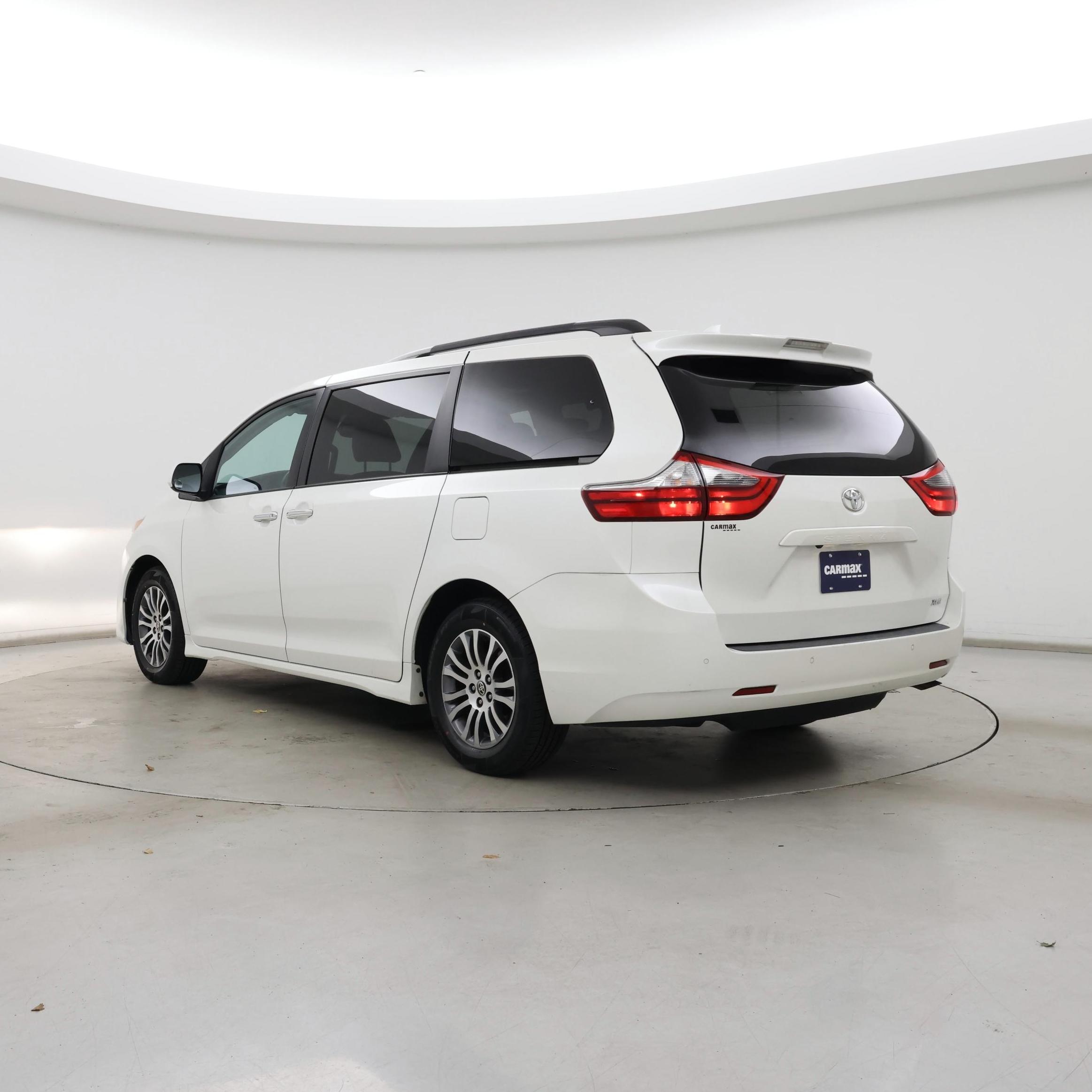 Thumbnail: 2020 Toyota Sienna - 2