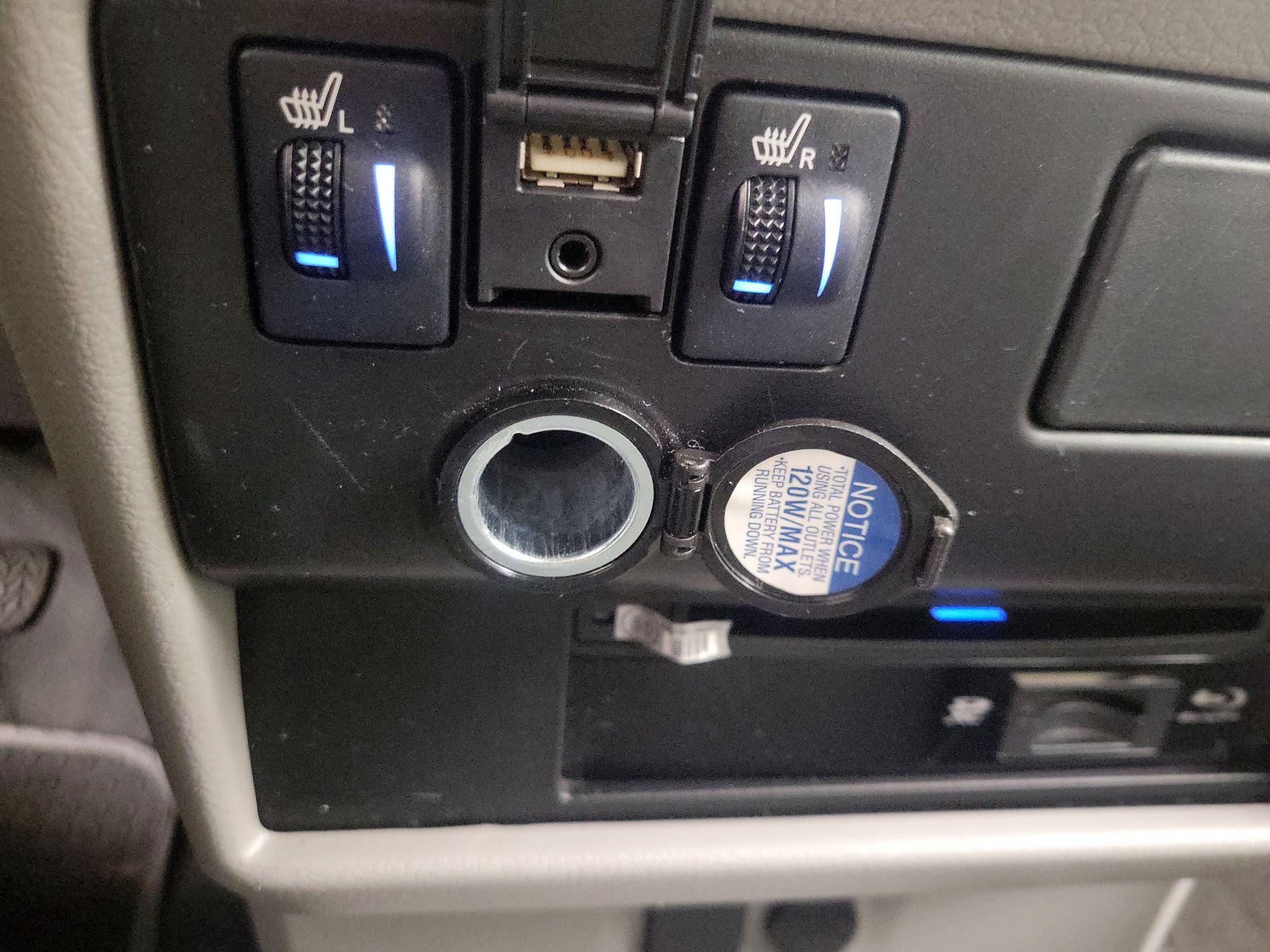 Thumbnail: 2020 Toyota Sienna - 19