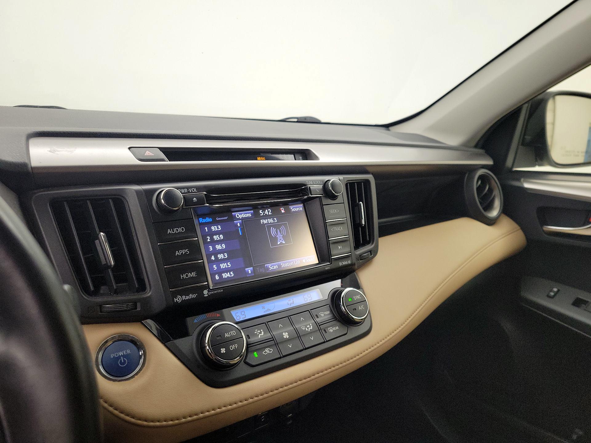 Thumbnail: 2018 Toyota RAV4 - 15