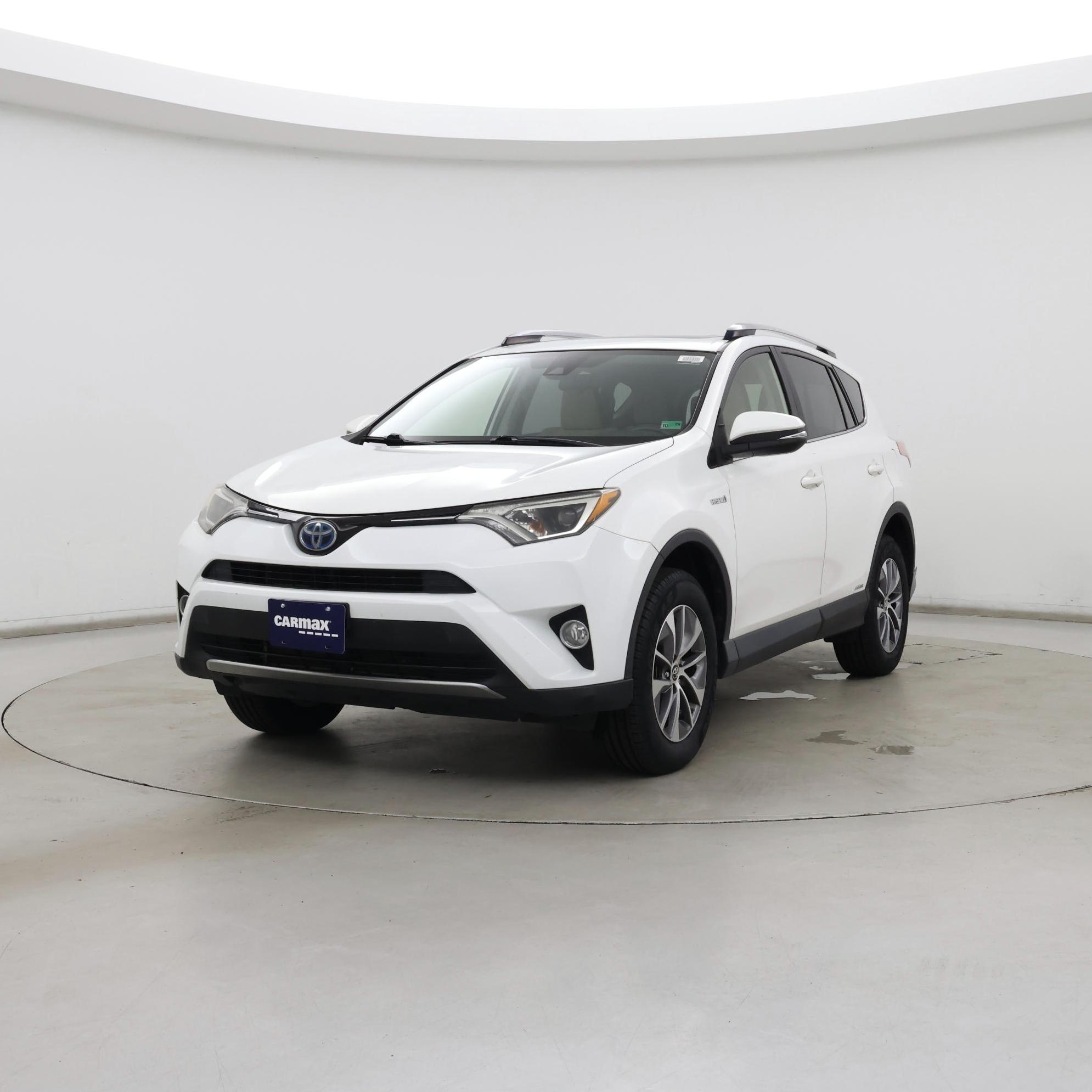 Thumbnail: 2018 Toyota RAV4 - 4
