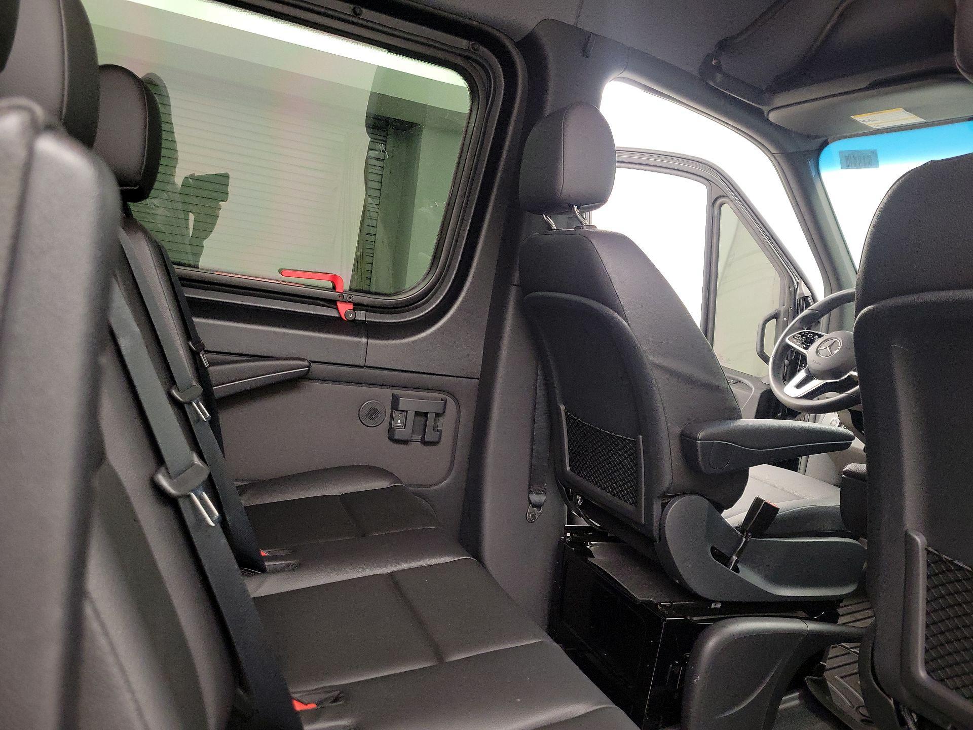 Thumbnail: 2020 Mercedes-Benz Sprinter - 20