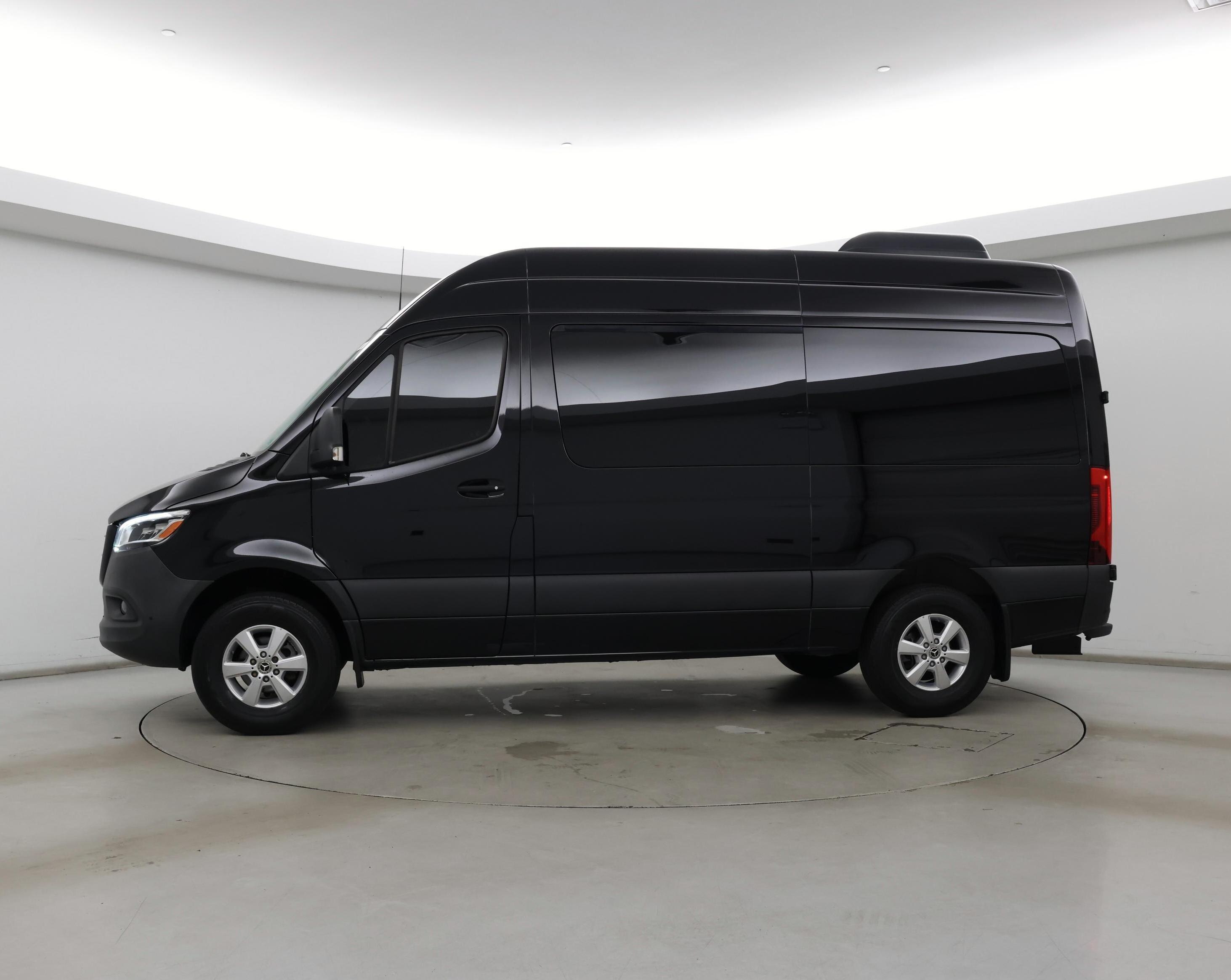 Thumbnail: 2020 Mercedes-Benz Sprinter - 3
