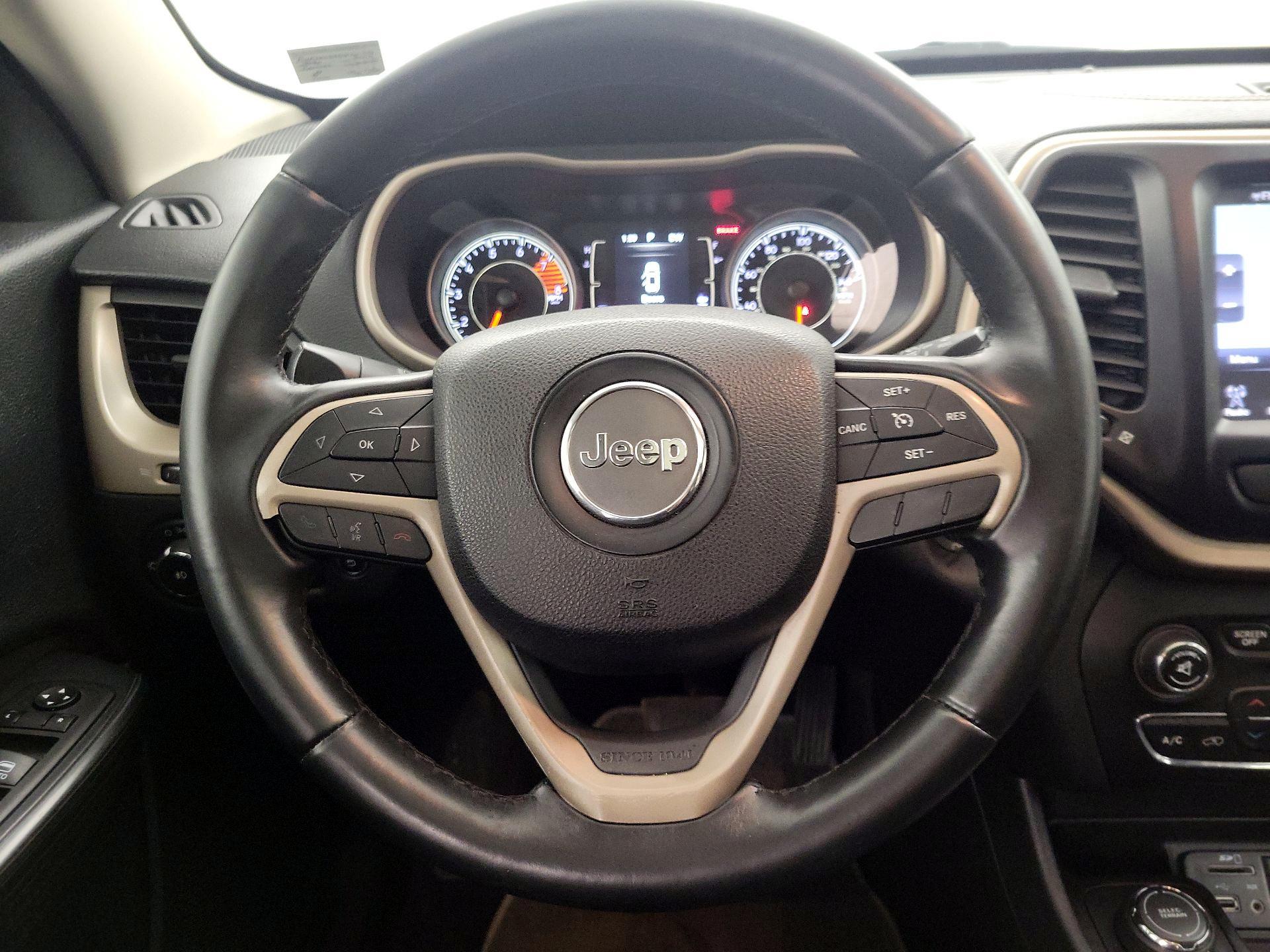 Thumbnail: 2016 Jeep Cherokee - 10
