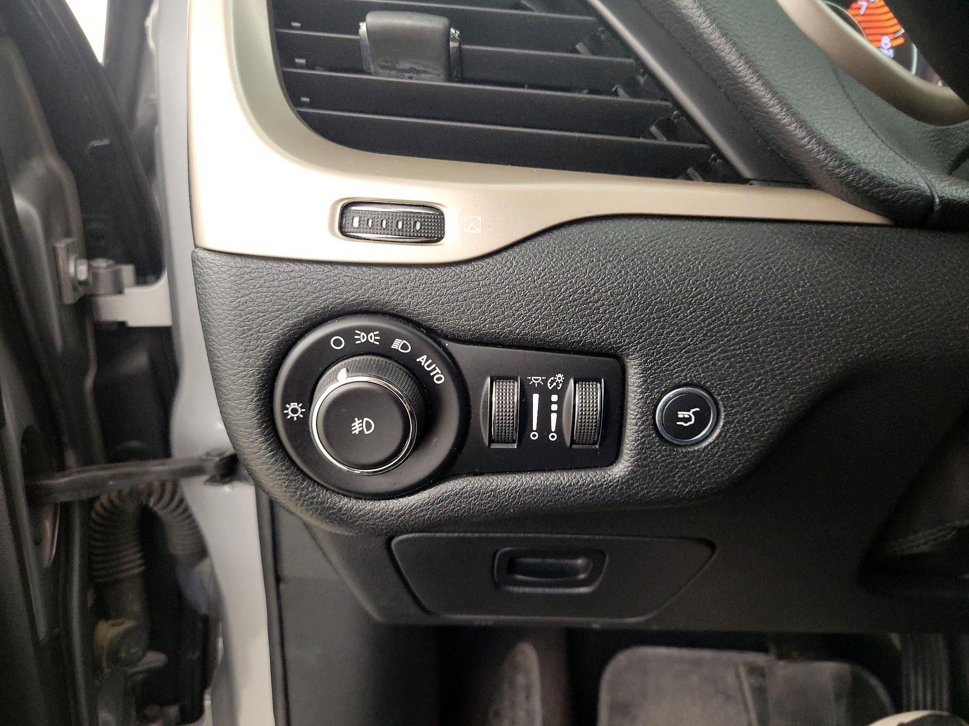 Thumbnail: 2016 Jeep Cherokee - 13