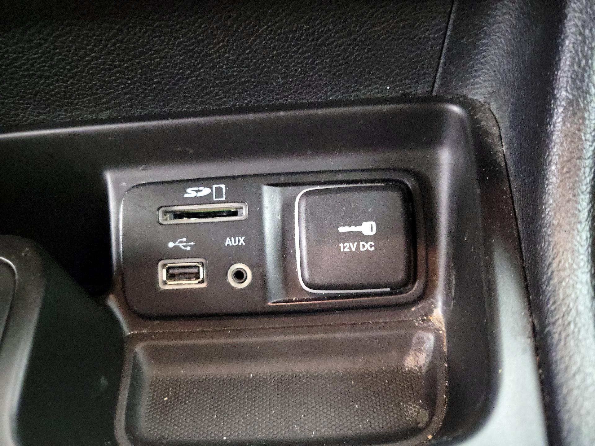 Thumbnail: 2016 Jeep Cherokee - 19