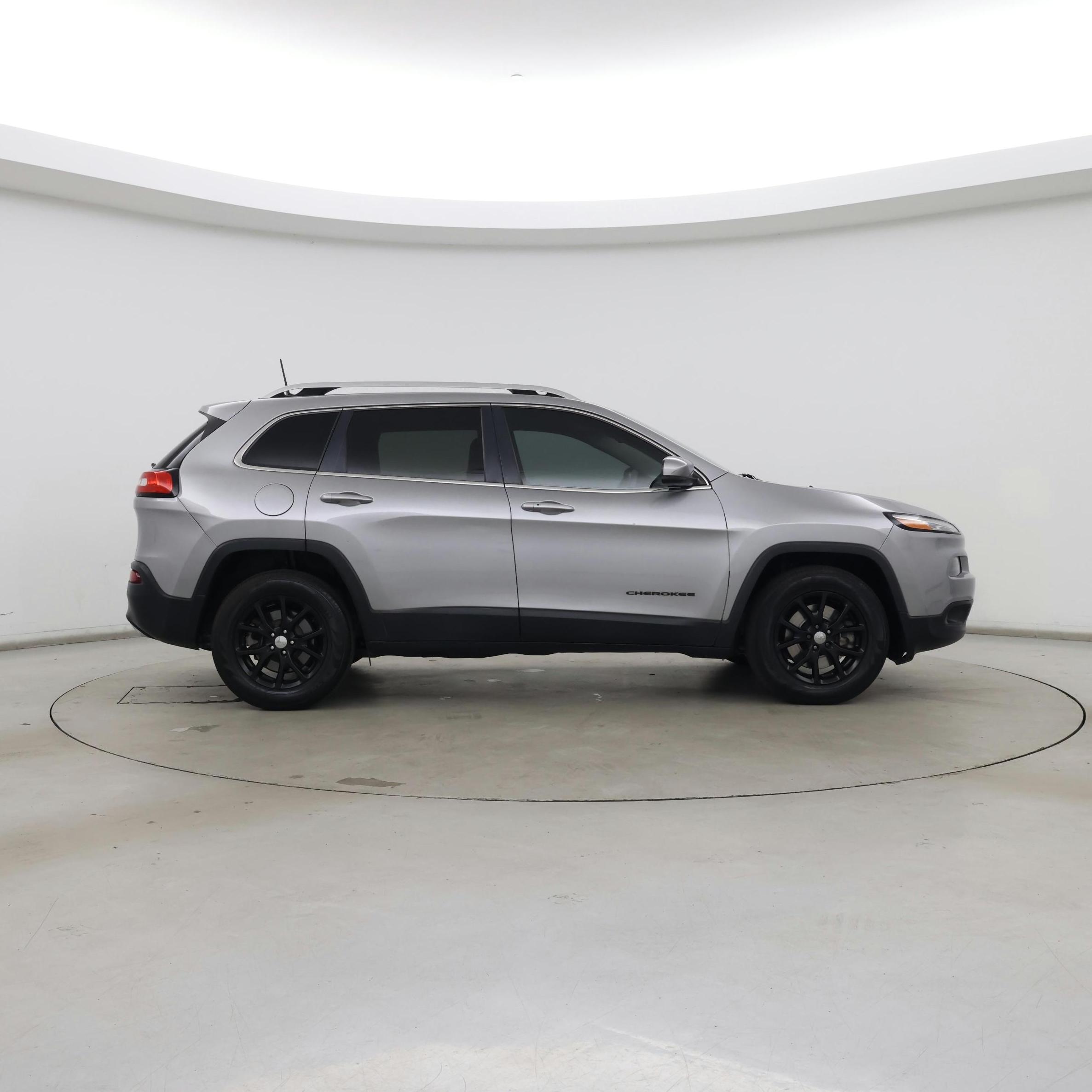 Thumbnail: 2016 Jeep Cherokee - 7