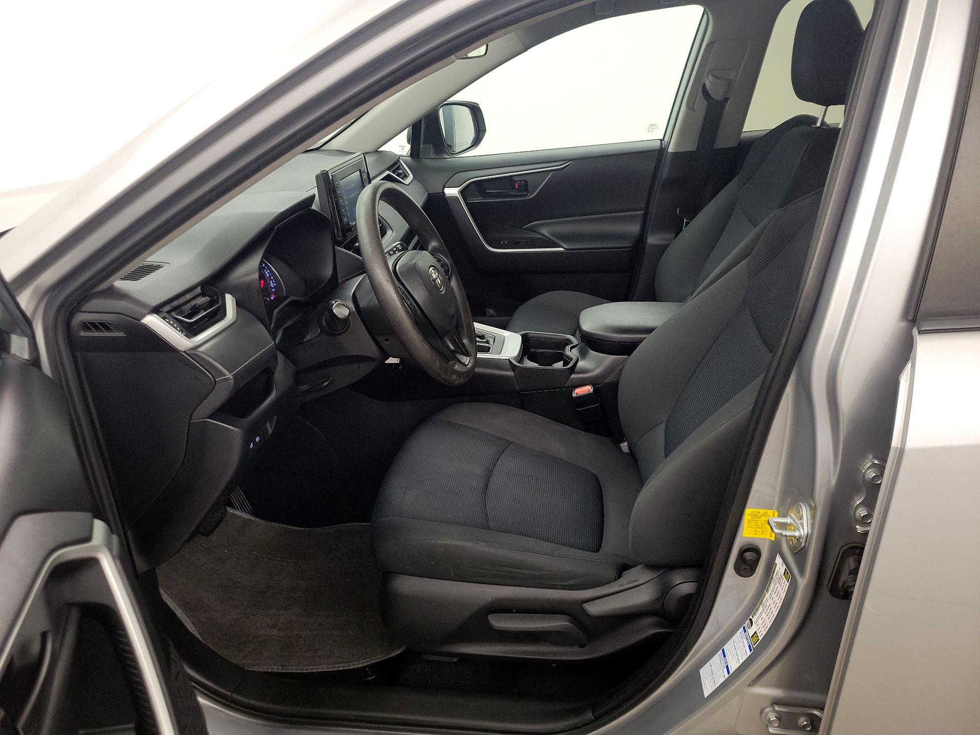 Thumbnail: 2019 Toyota RAV4 - 10