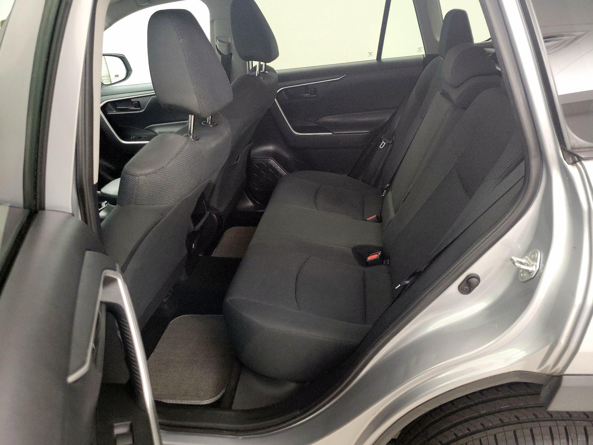 Thumbnail: 2019 Toyota RAV4 - 19