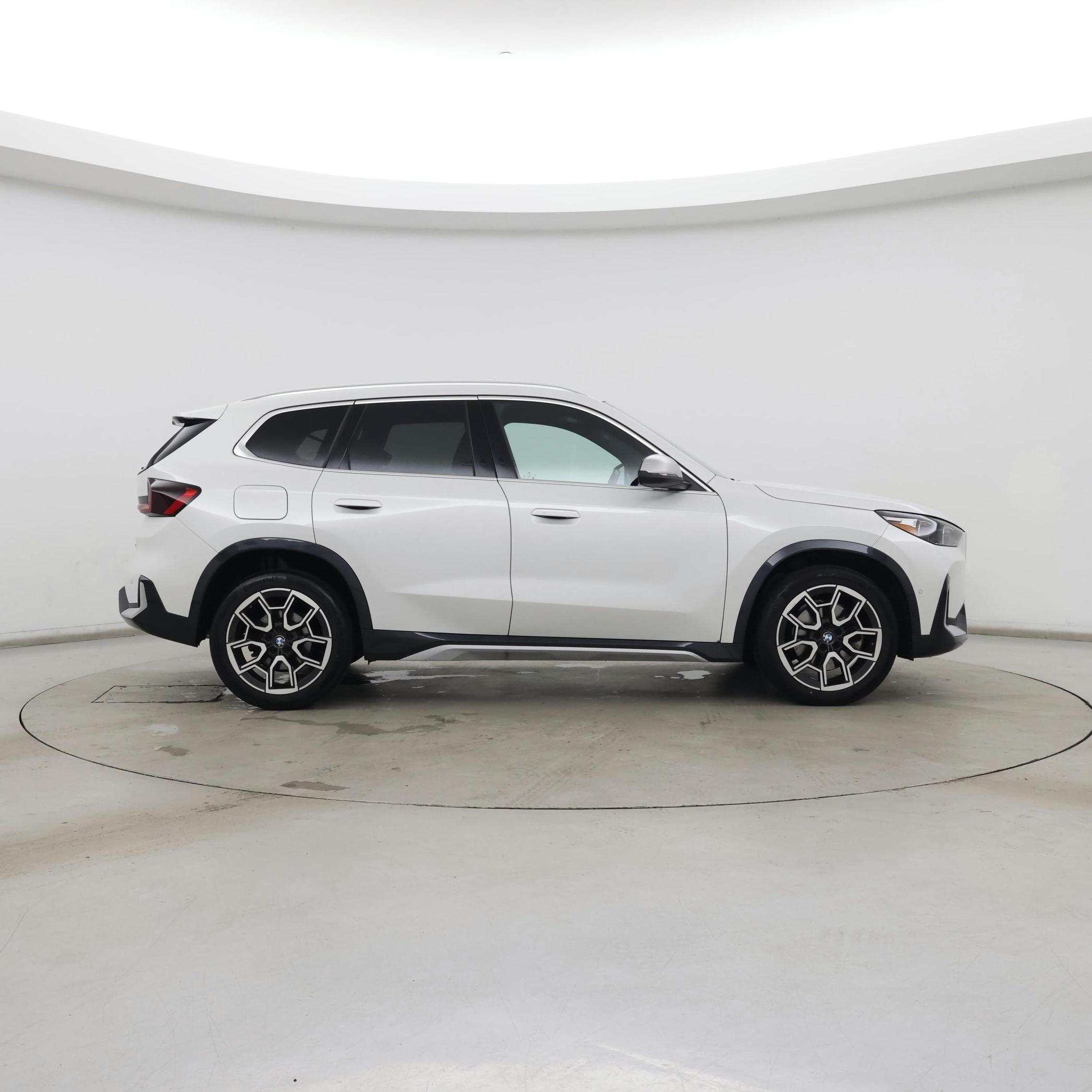 Thumbnail: 2023 BMW X1 - 7