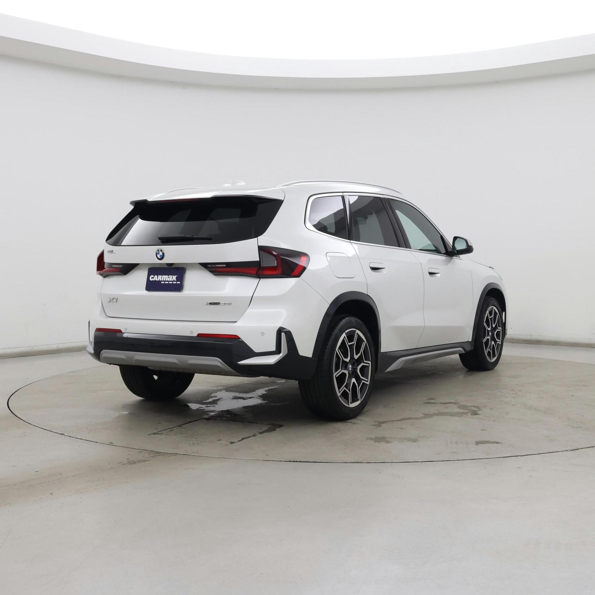 Thumbnail: 2023 BMW X1 - 8