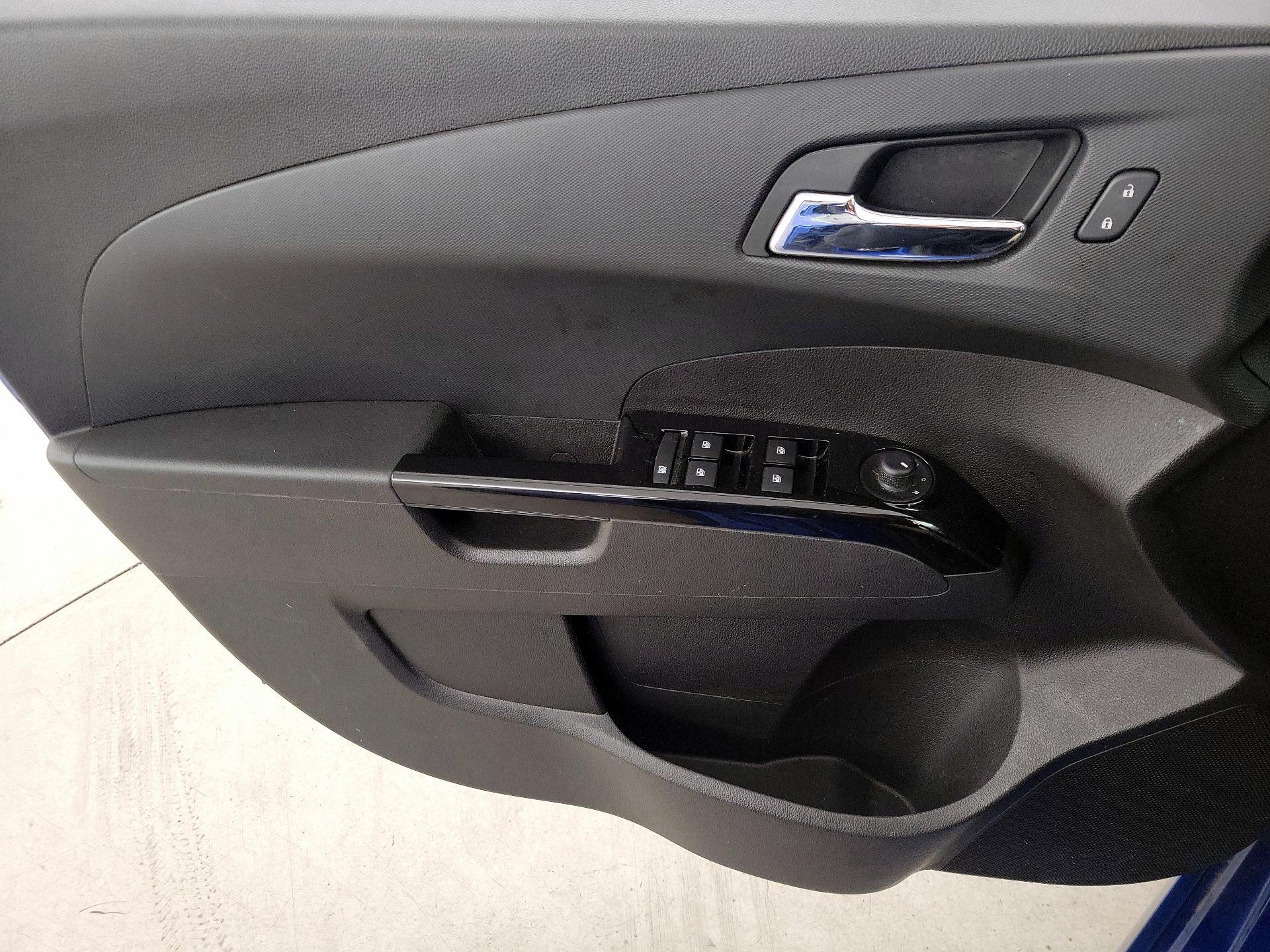 Thumbnail: 2017 Chevrolet Sonic - 12