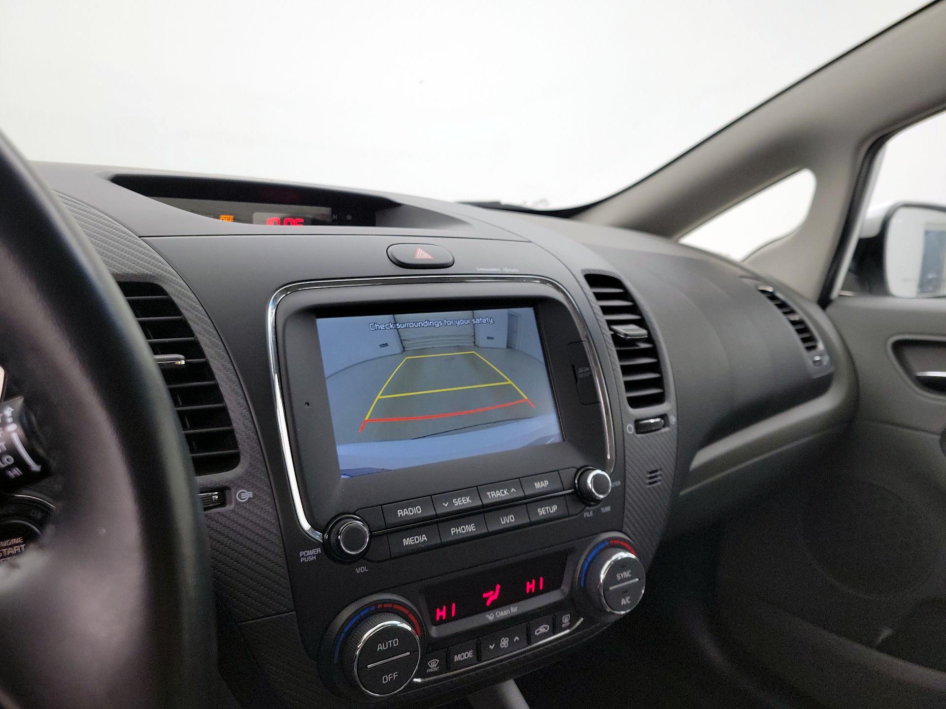 Thumbnail: 2017 Kia Forte - 15
