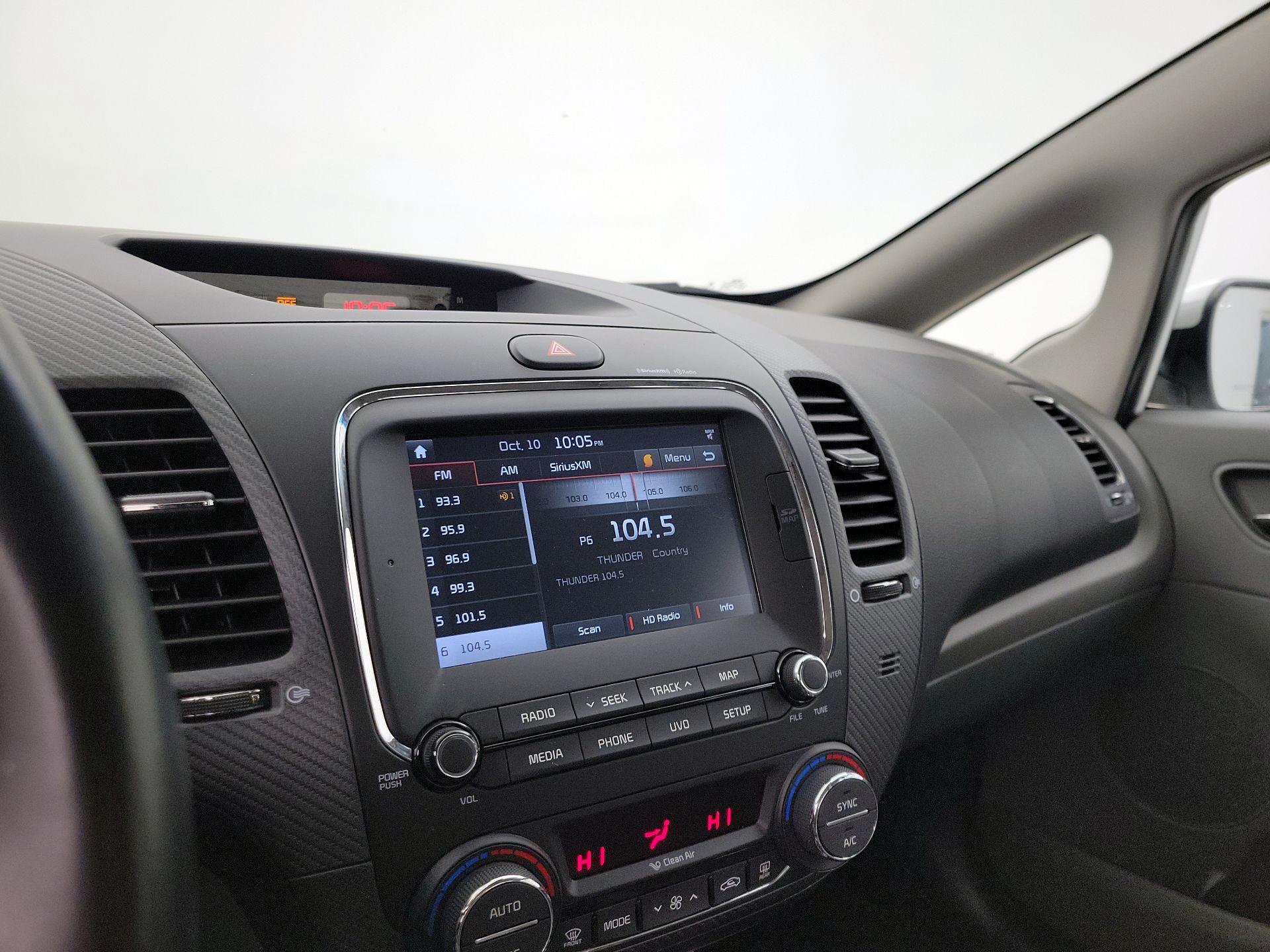 Thumbnail: 2017 Kia Forte - 16