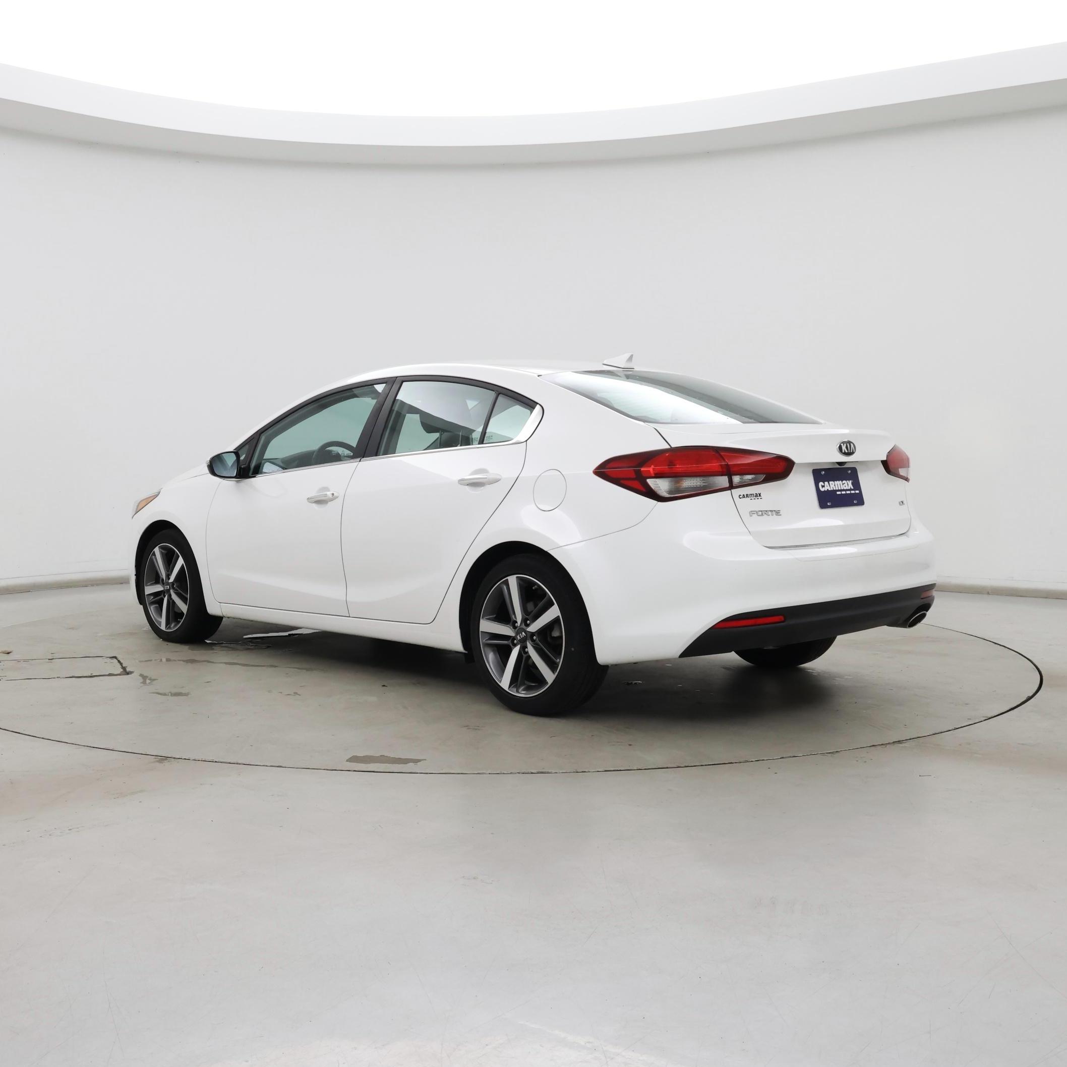 Thumbnail: 2017 Kia Forte - 2