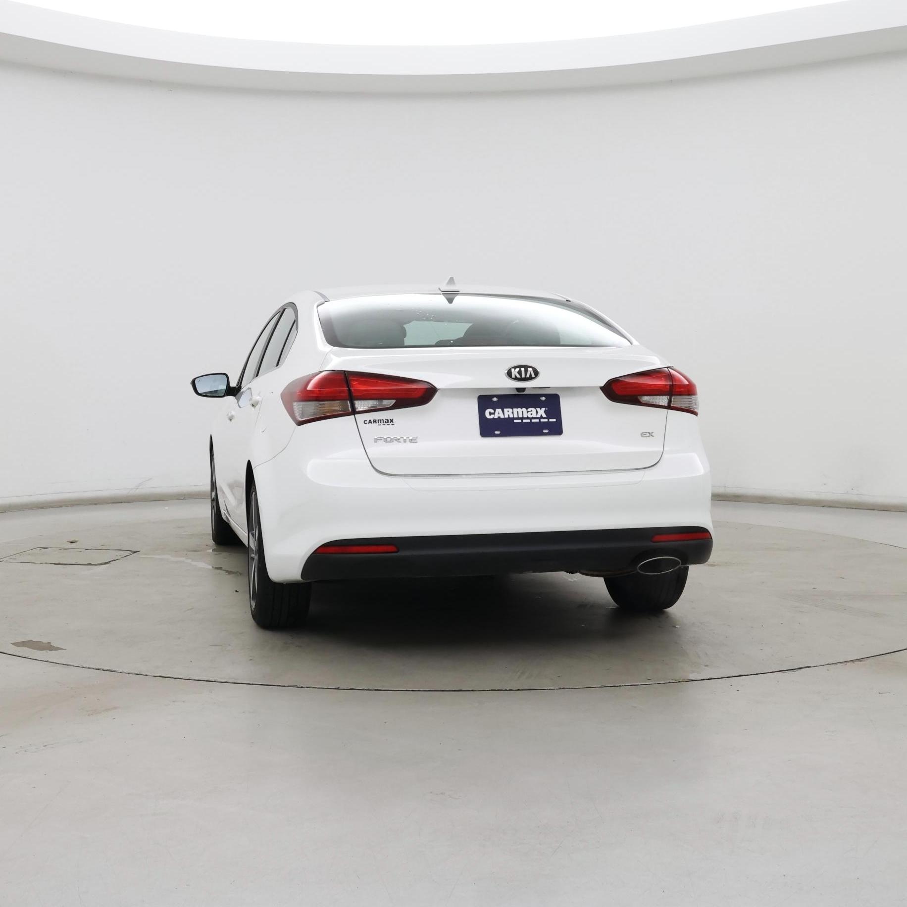 Thumbnail: 2017 Kia Forte - 6