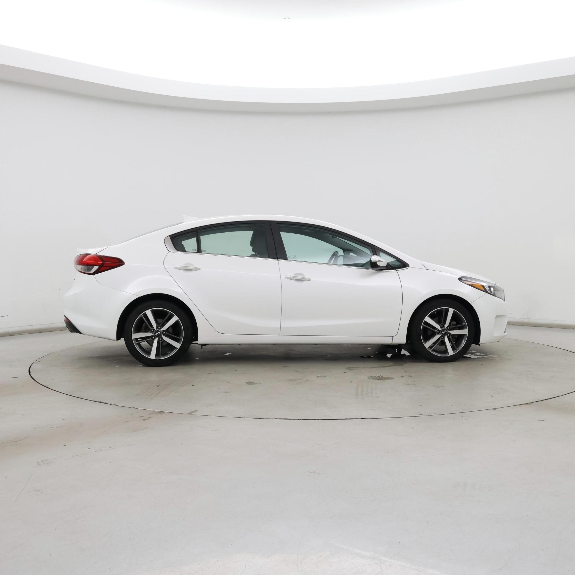 Thumbnail: 2017 Kia Forte - 7