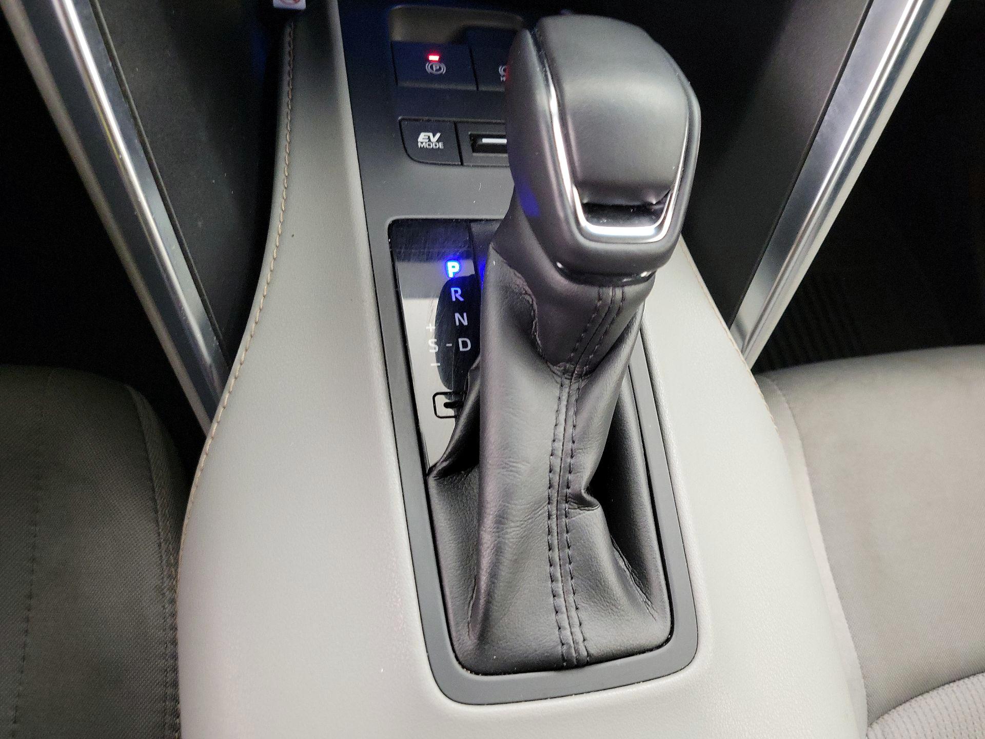 Thumbnail: 2021 Toyota Venza - 17