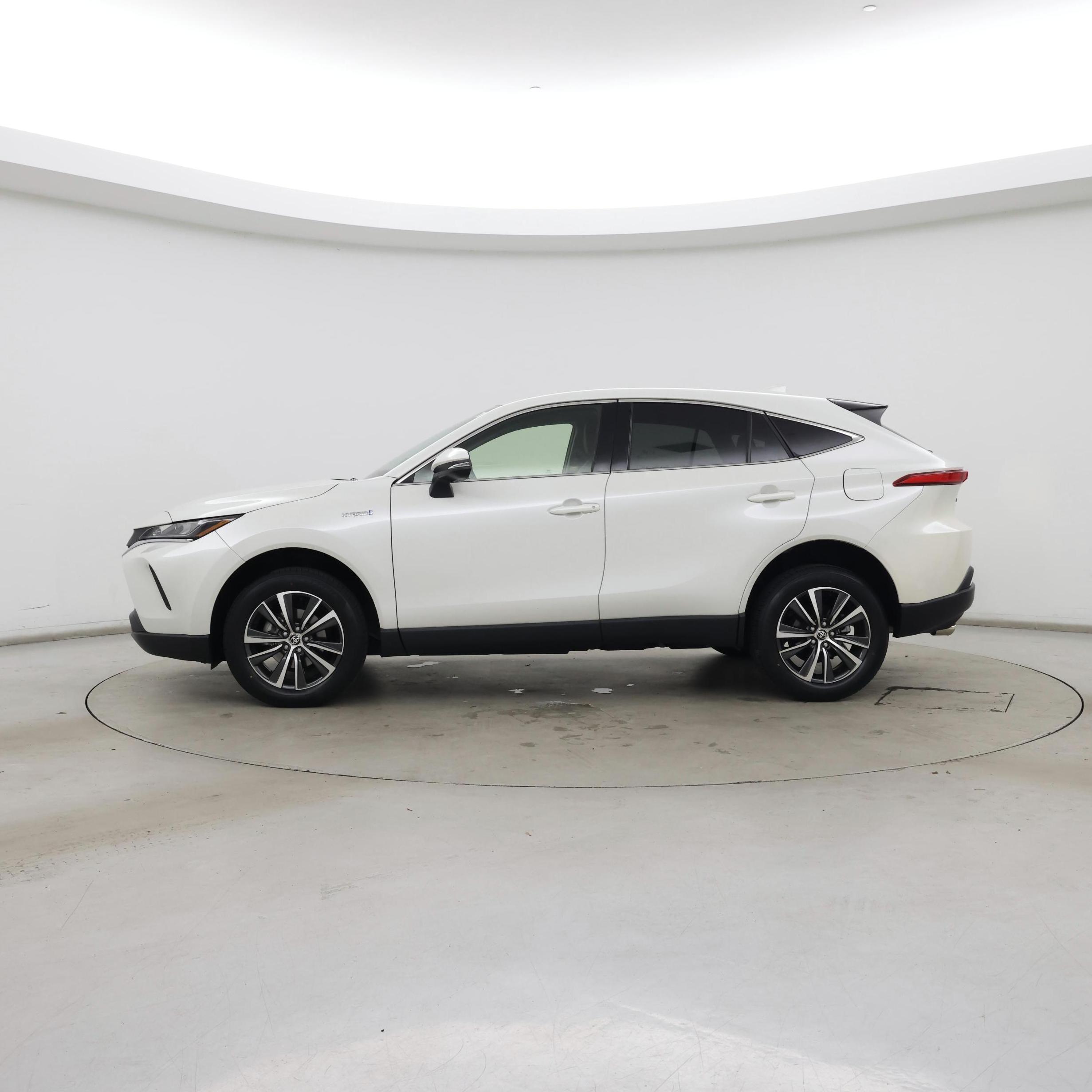 Thumbnail: 2021 Toyota Venza - 3