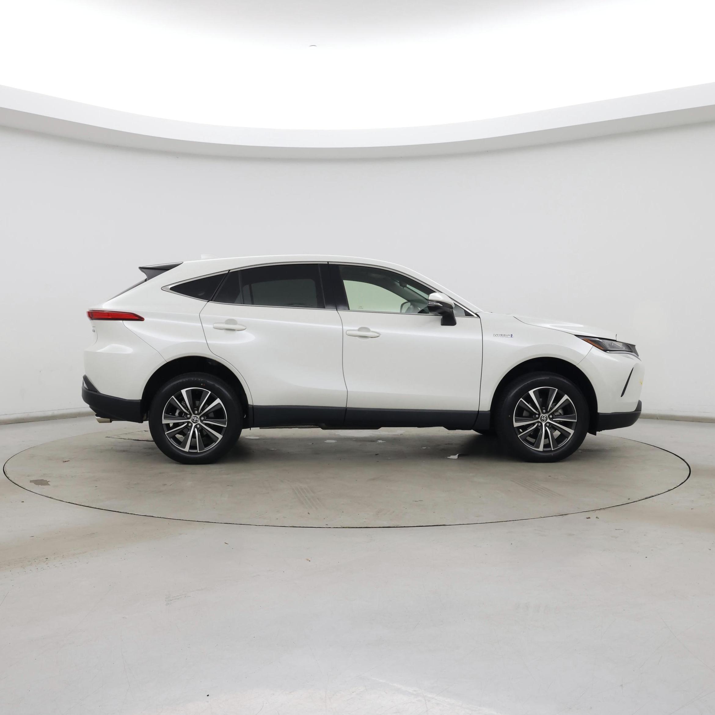 Thumbnail: 2021 Toyota Venza - 7