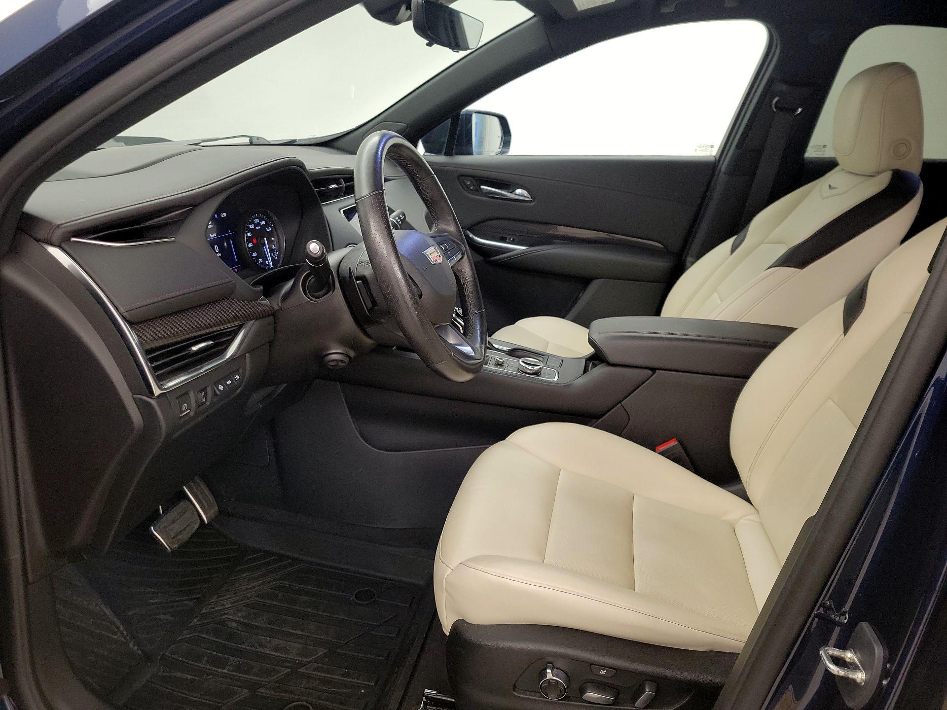 Thumbnail: 2021 Cadillac XT4 - 11