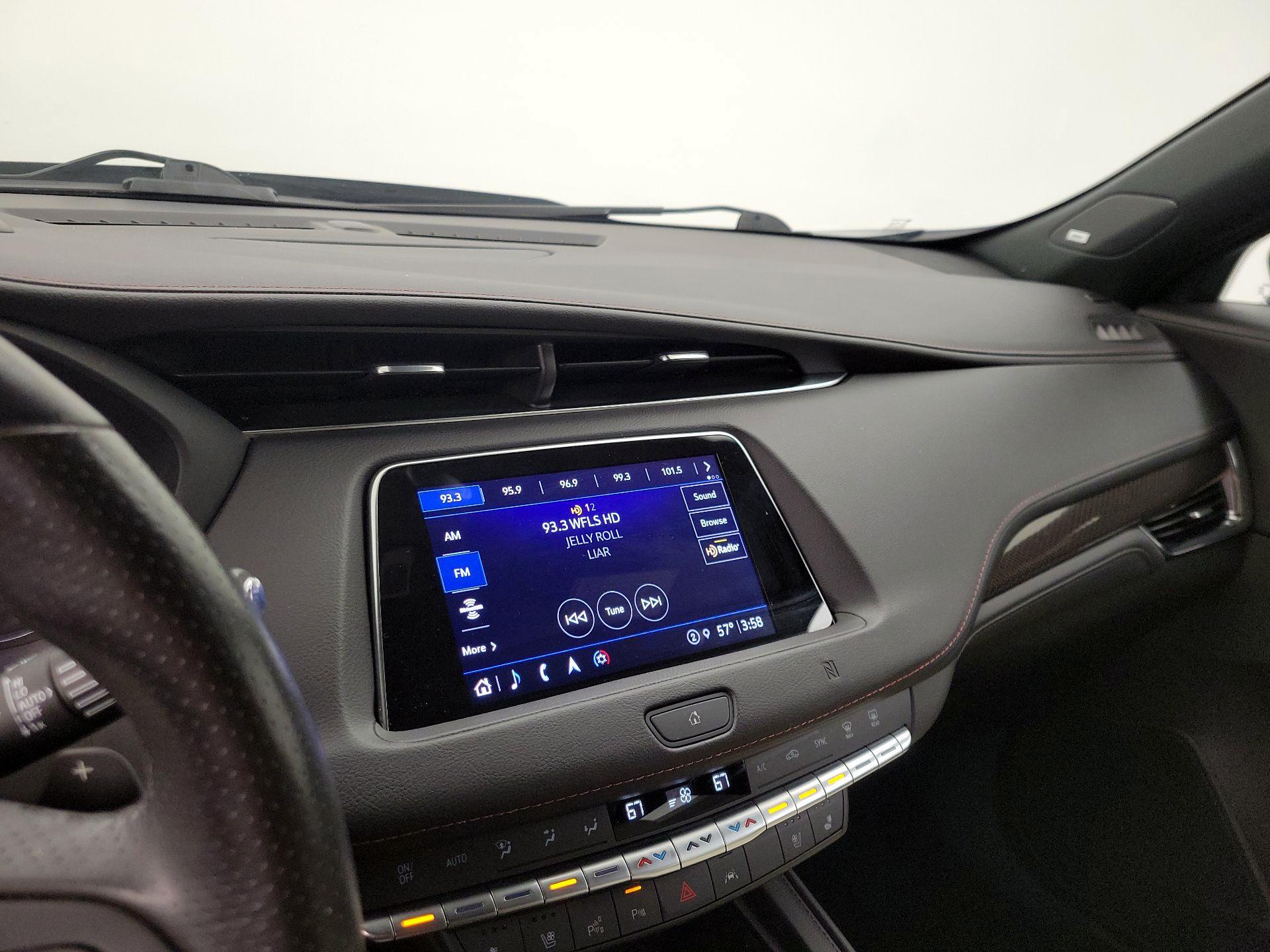 Thumbnail: 2021 Cadillac XT4 - 16