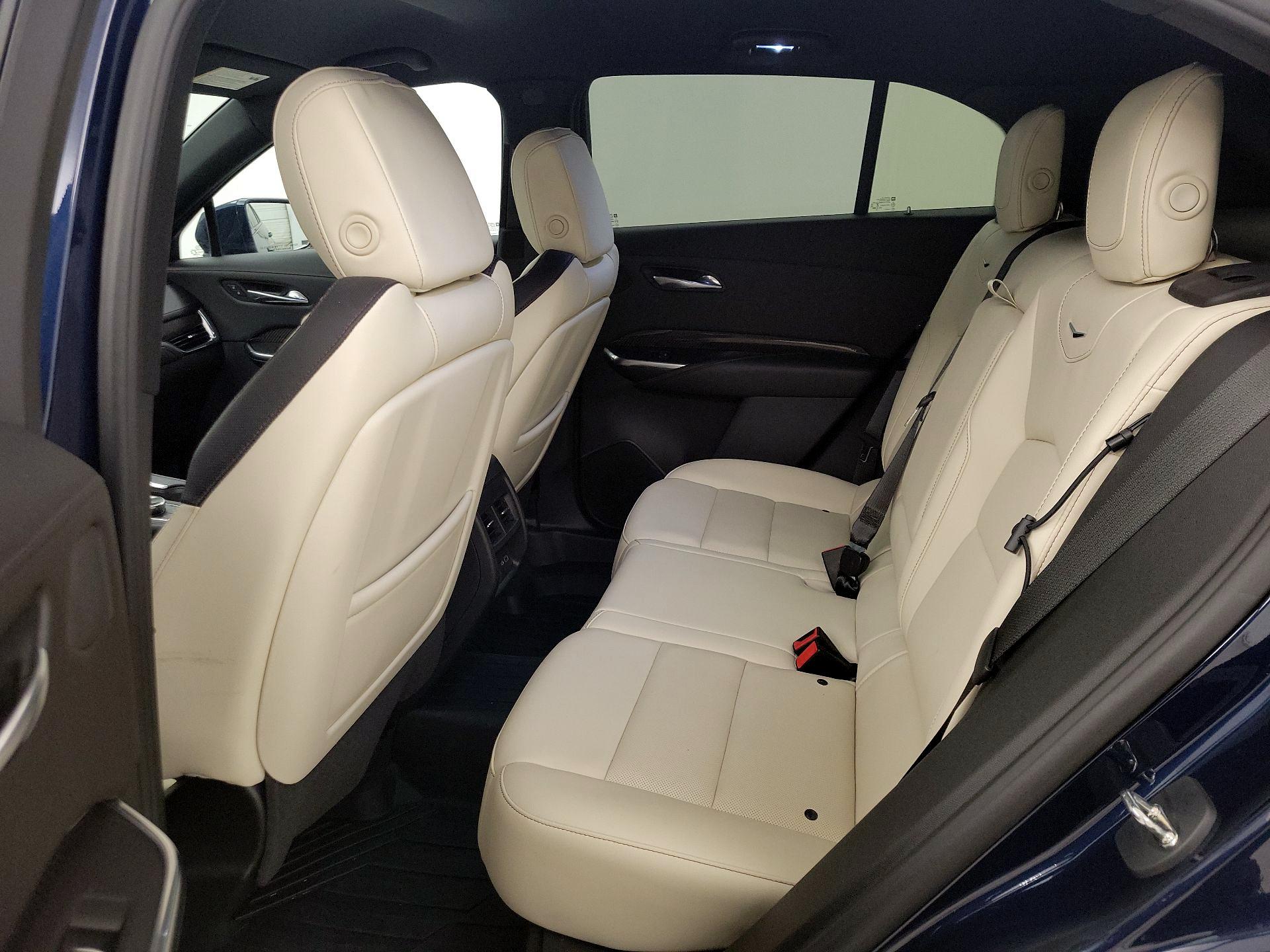 Thumbnail: 2021 Cadillac XT4 - 20