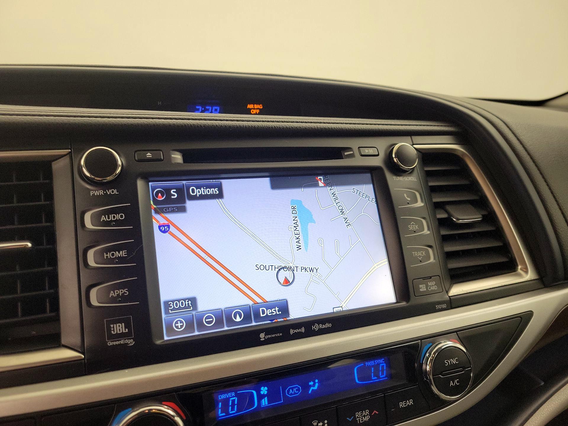 Thumbnail: 2016 Toyota Highlander - 14