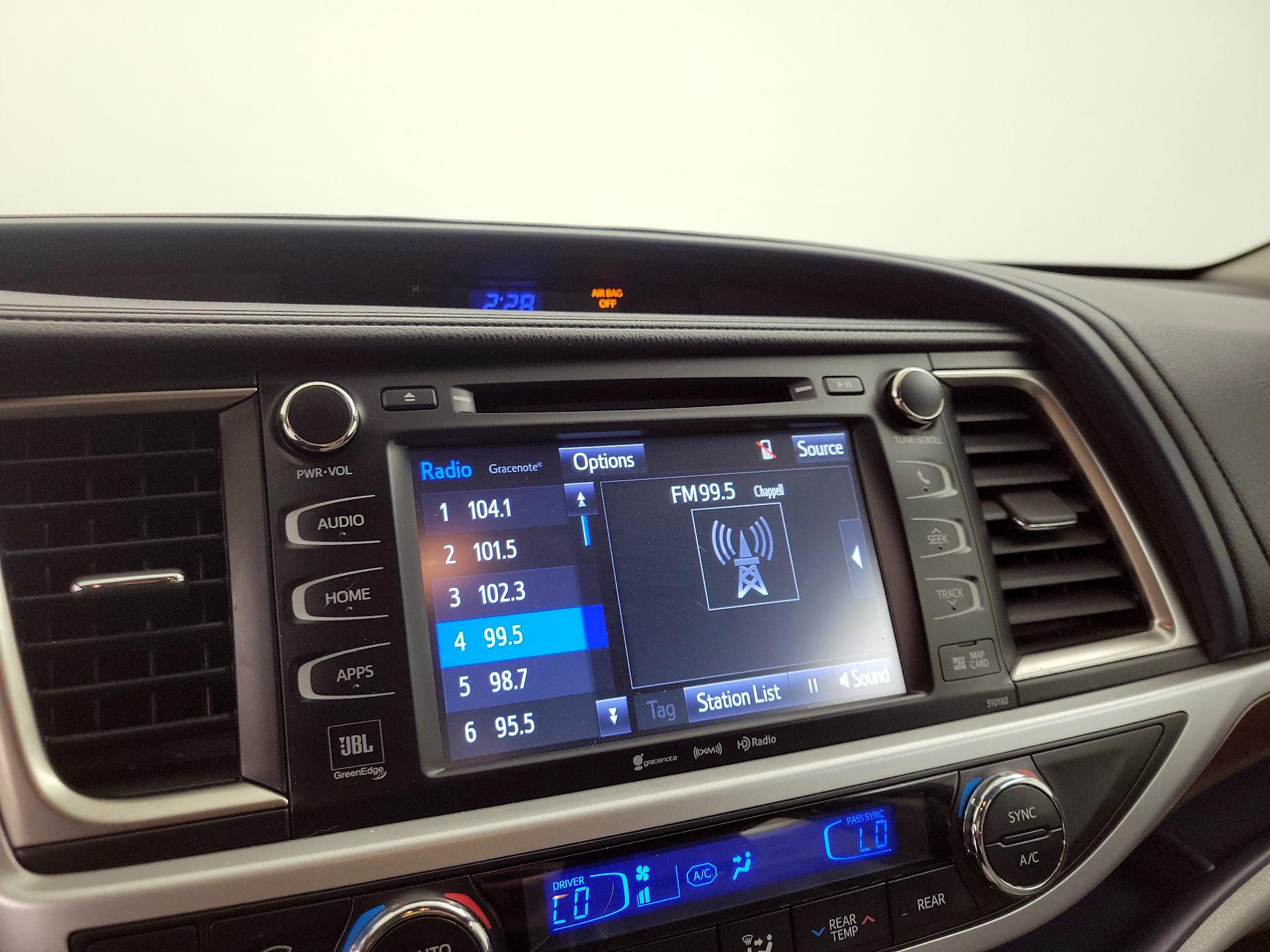 Thumbnail: 2016 Toyota Highlander - 16