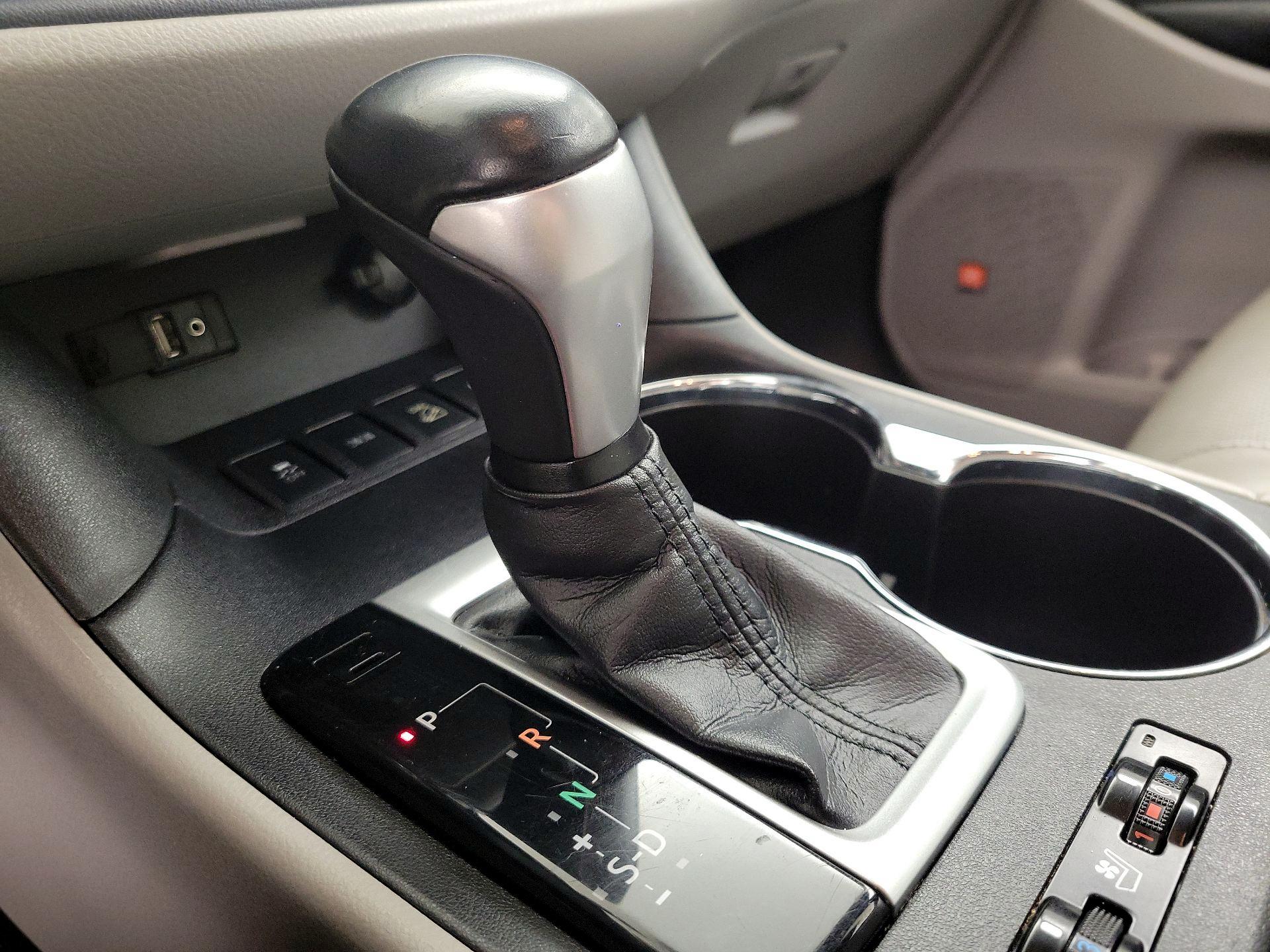 Thumbnail: 2016 Toyota Highlander - 18