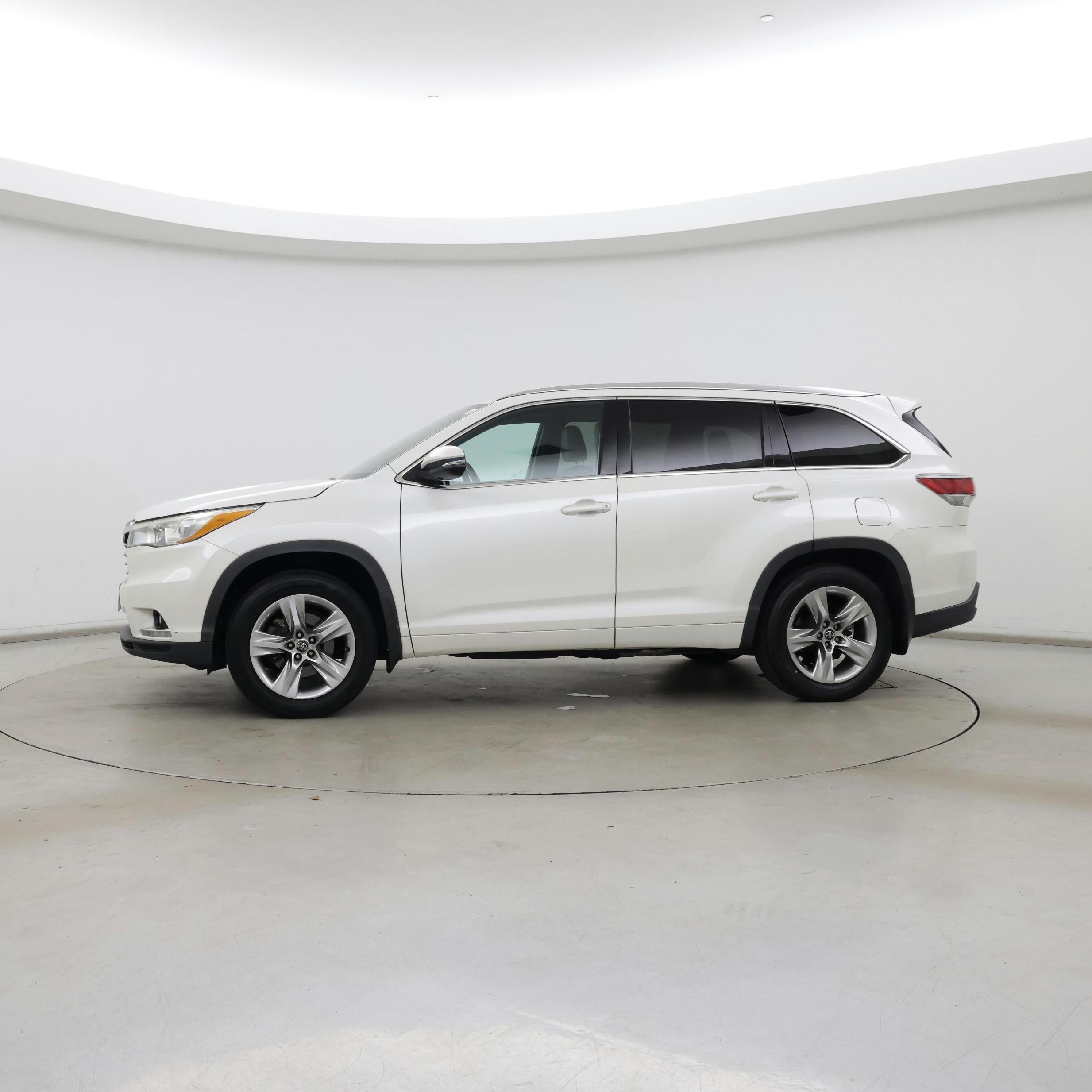 Thumbnail: 2016 Toyota Highlander - 3