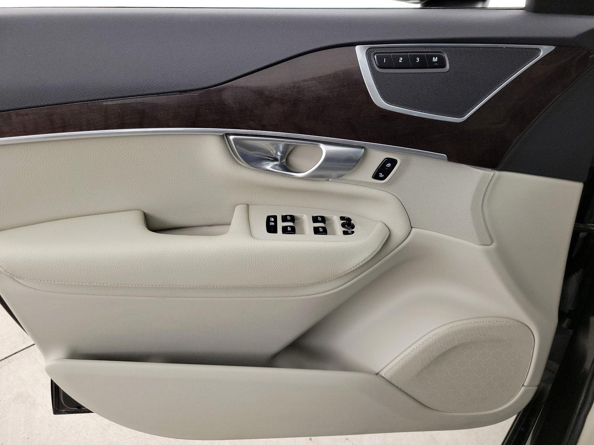 Thumbnail: 2019 Volvo XC90 - 12