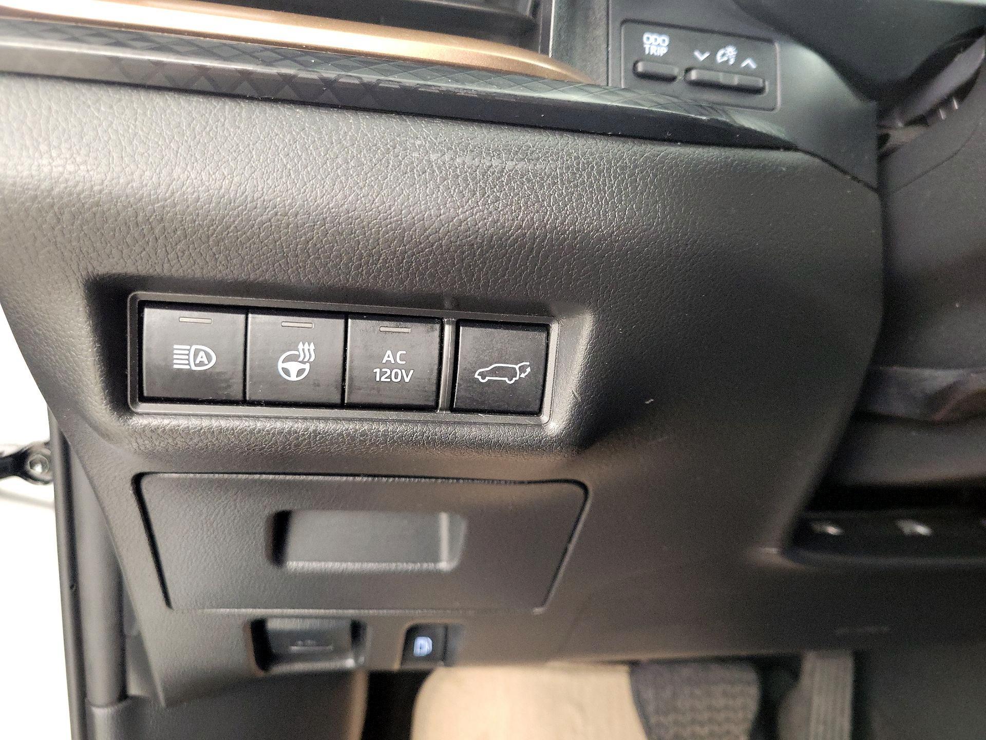 Thumbnail: 2024 Toyota Highlander - 13
