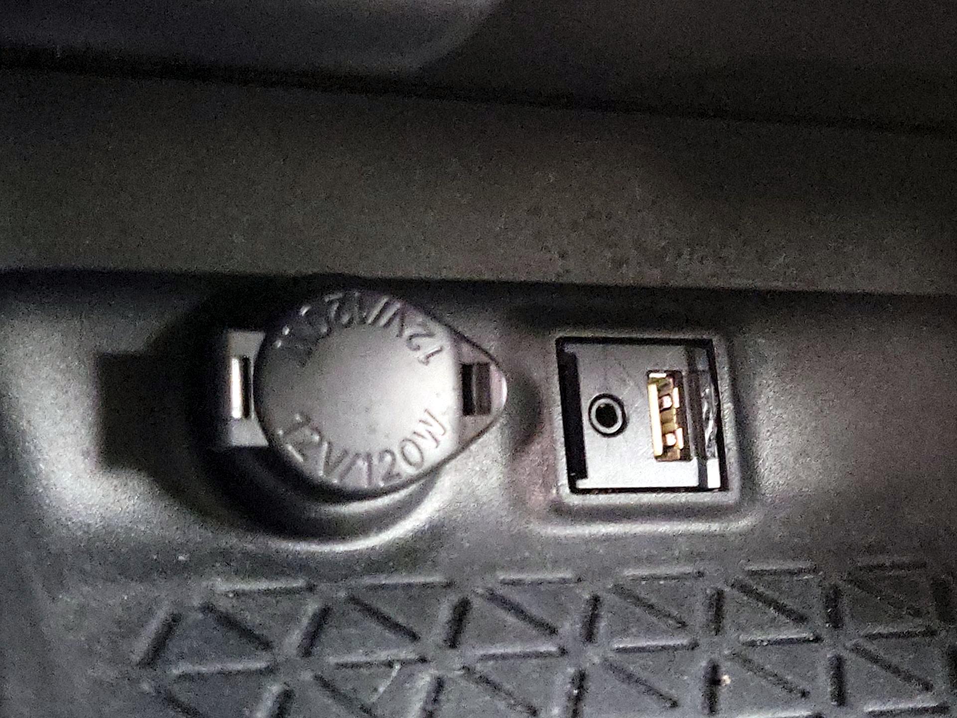 Thumbnail: 2019 Toyota RAV4 - 18